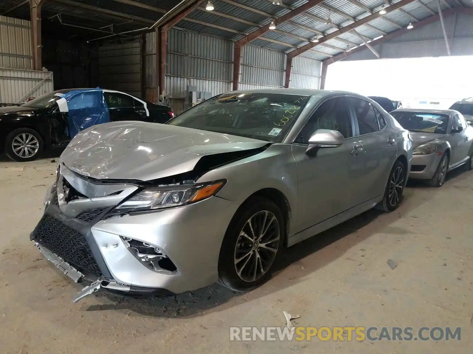 2 Photograph of a damaged car 4T1M11AK6LU971209 TOYOTA CAMRY 2020