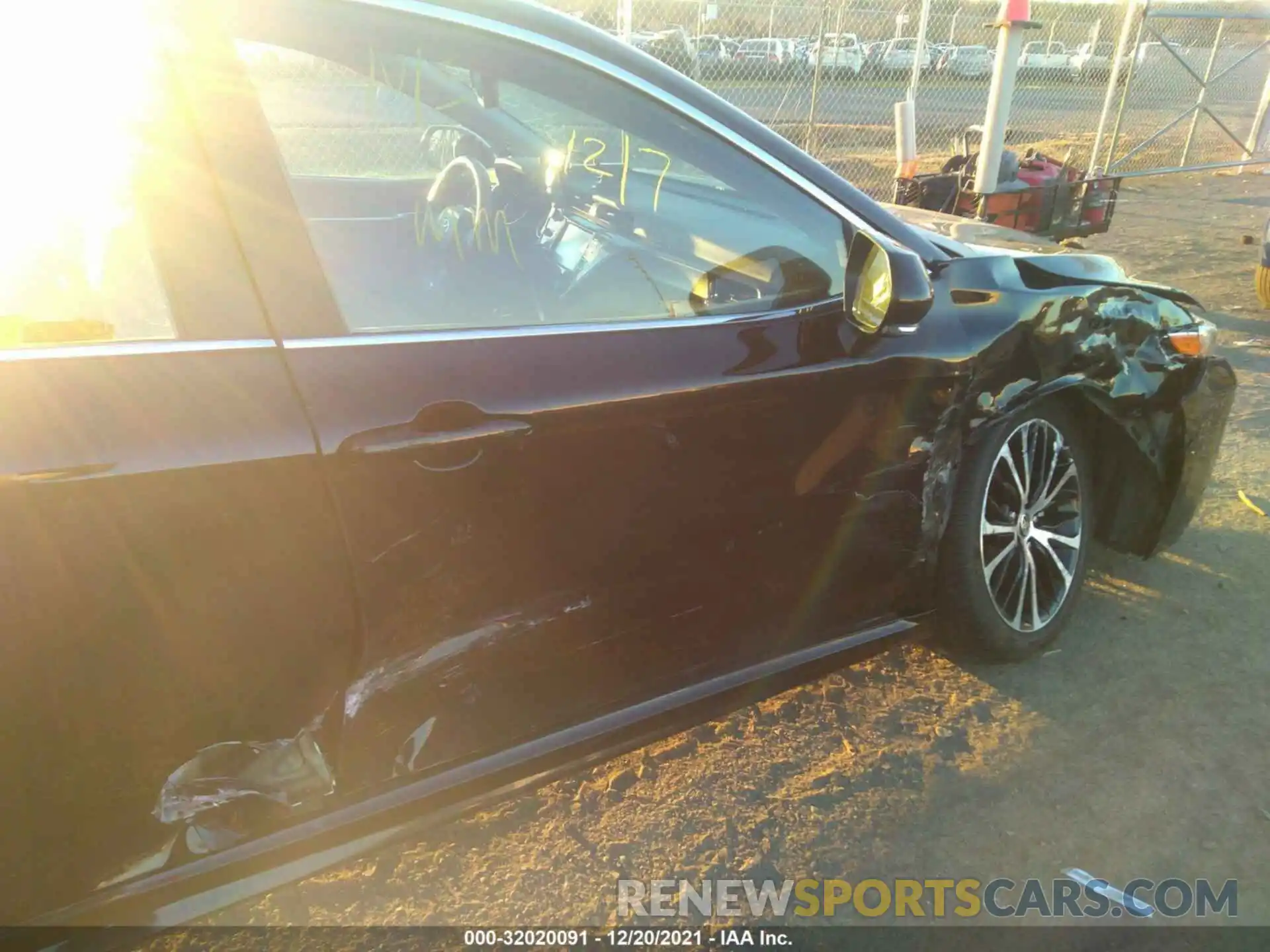 6 Photograph of a damaged car 4T1M11AK6LU980251 TOYOTA CAMRY 2020