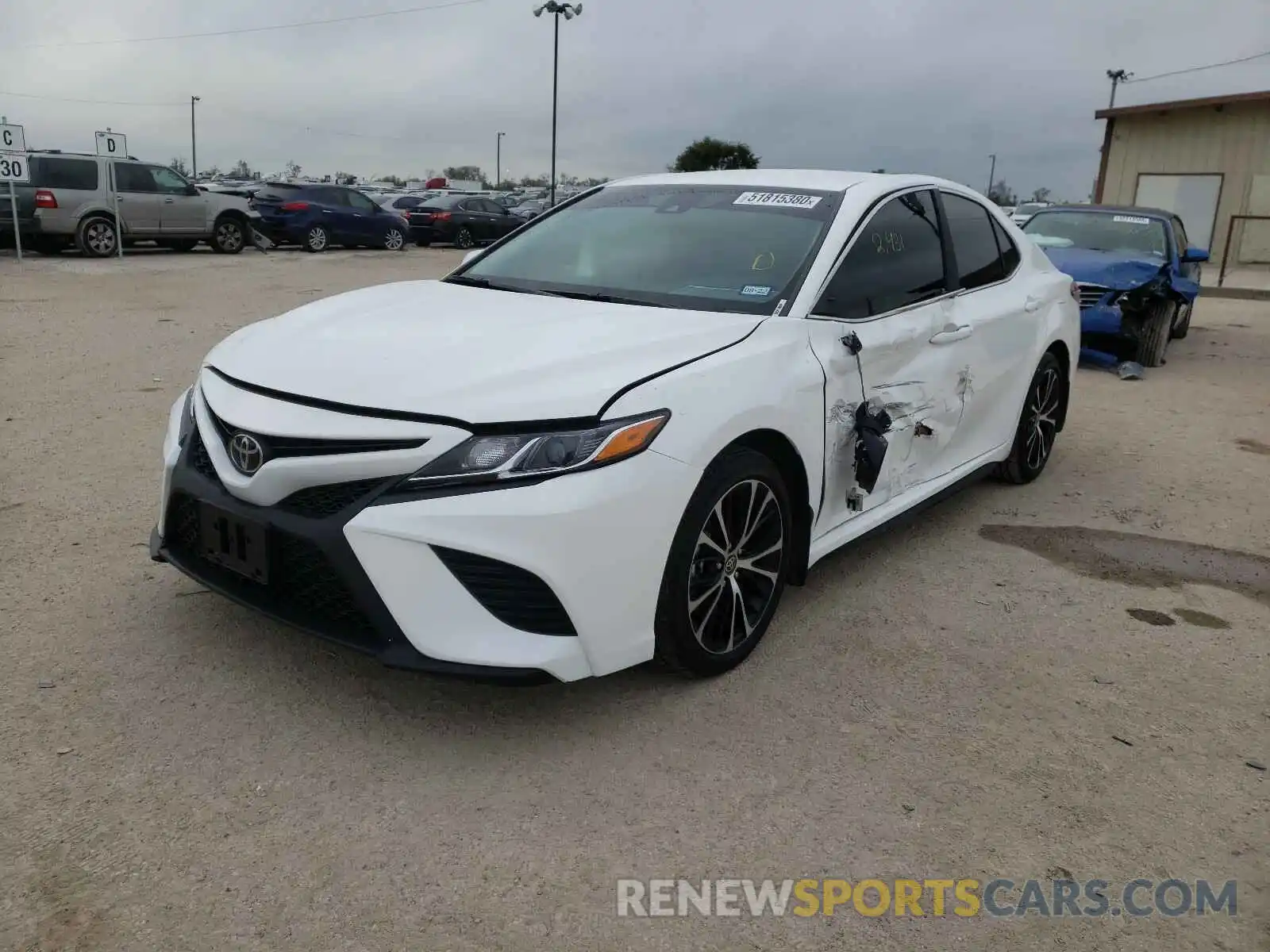 2 Photograph of a damaged car 4T1M11AK6LU981416 TOYOTA CAMRY 2020