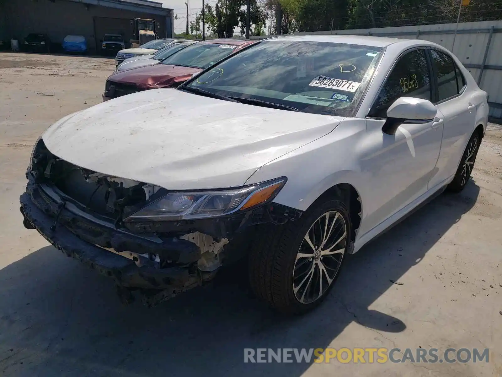 2 Photograph of a damaged car 4T1M11AK6LU985515 TOYOTA CAMRY 2020