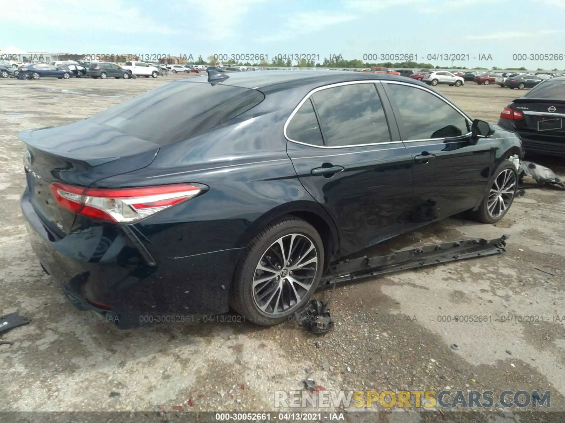 4 Photograph of a damaged car 4T1M11AK6LU993243 TOYOTA CAMRY 2020