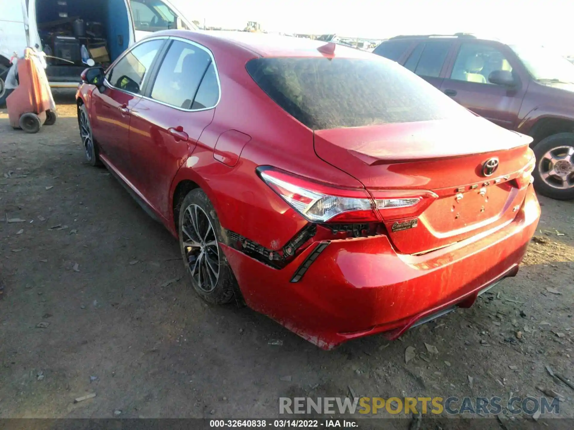 3 Photograph of a damaged car 4T1M11AK7LU330246 TOYOTA CAMRY 2020