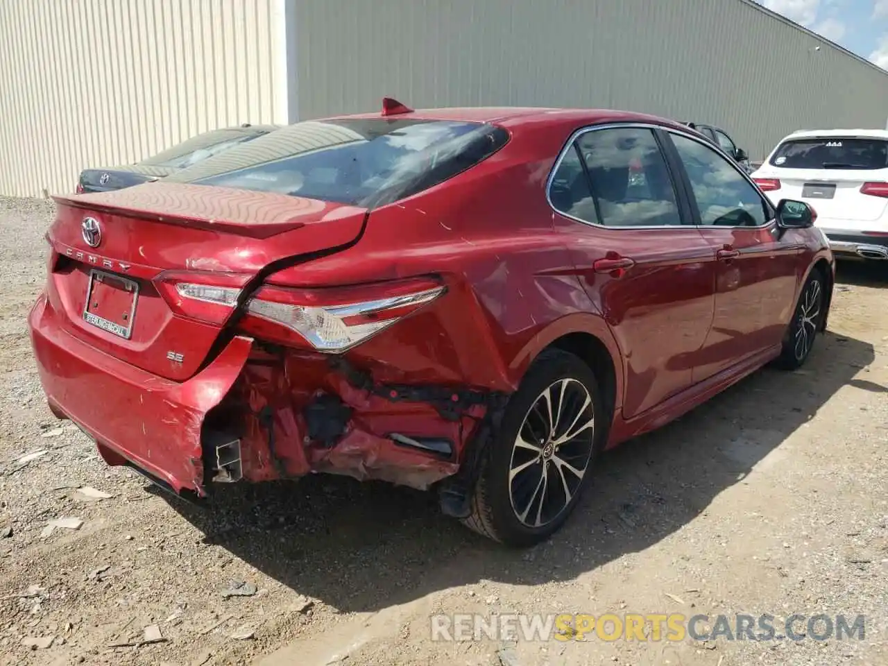 4 Photograph of a damaged car 4T1M11AK7LU391712 TOYOTA CAMRY 2020