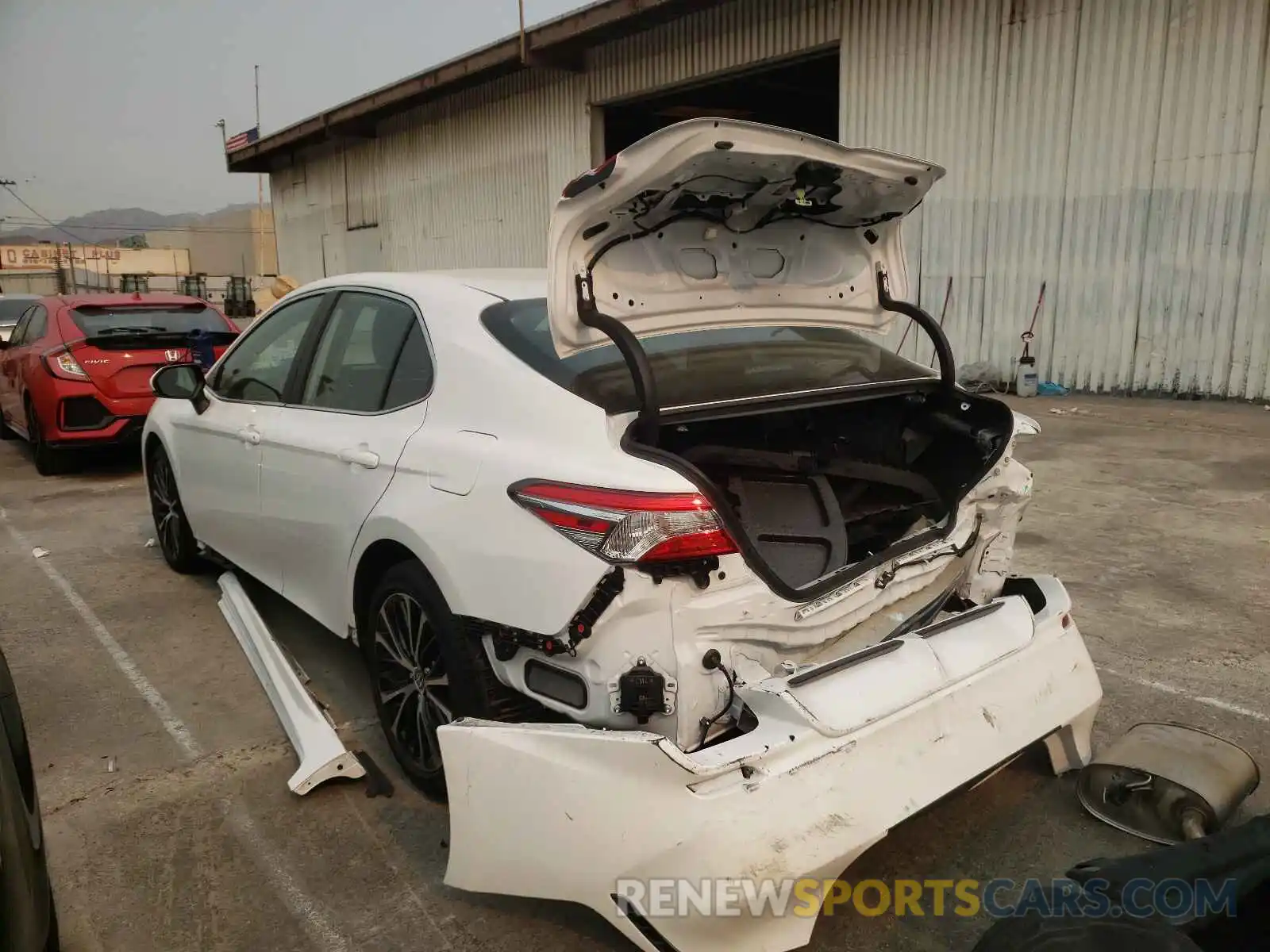 3 Photograph of a damaged car 4T1M11AK7LU505708 TOYOTA CAMRY 2020