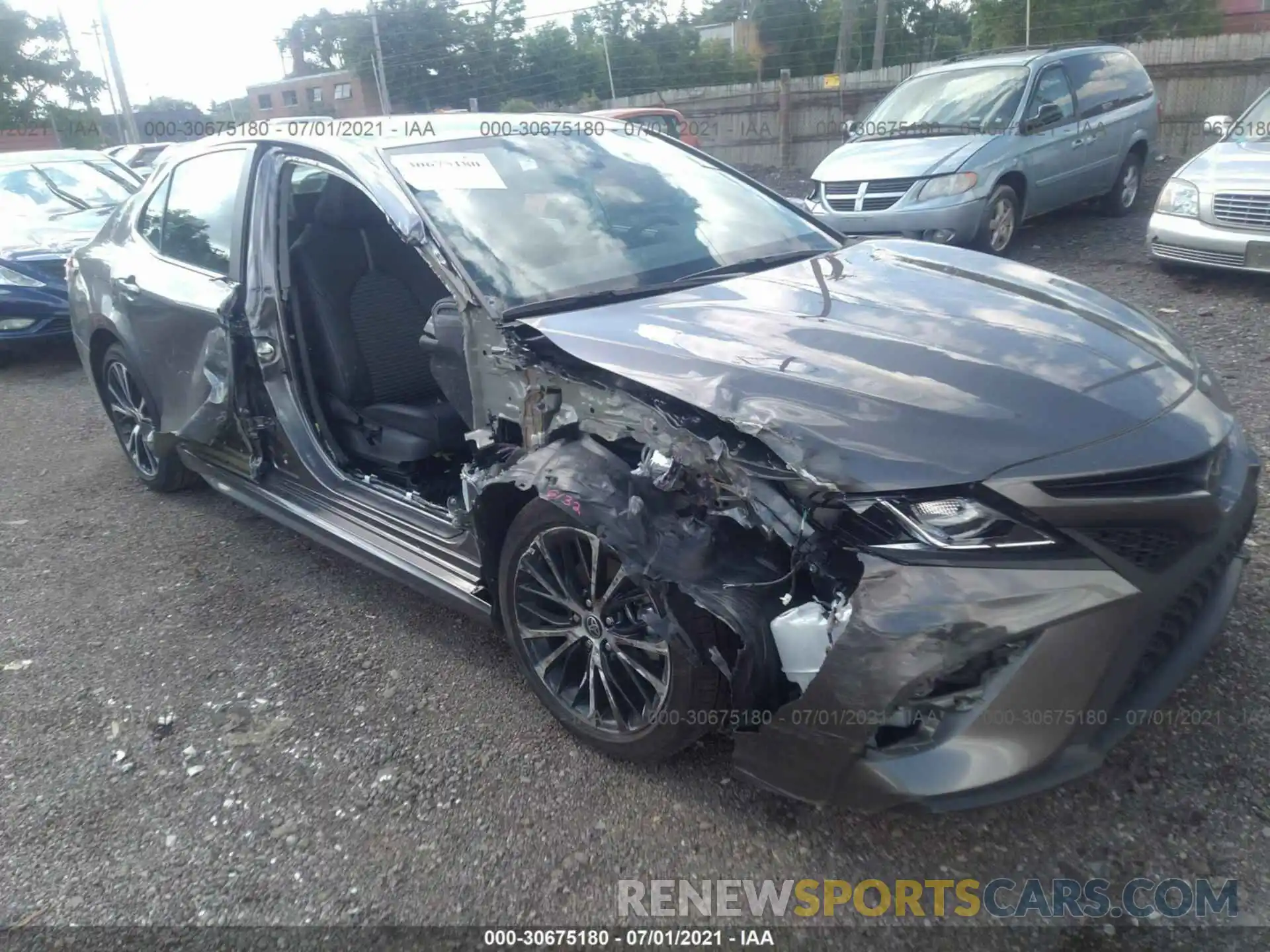 1 Photograph of a damaged car 4T1M11AK7LU508866 TOYOTA CAMRY 2020