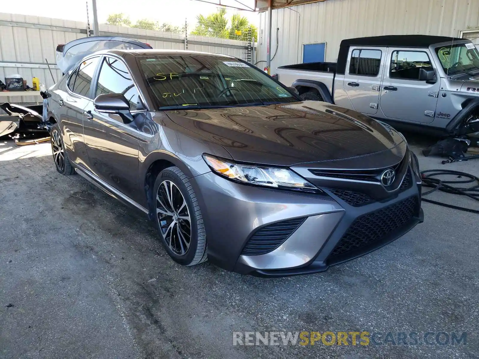 1 Photograph of a damaged car 4T1M11AK7LU870292 TOYOTA CAMRY 2020