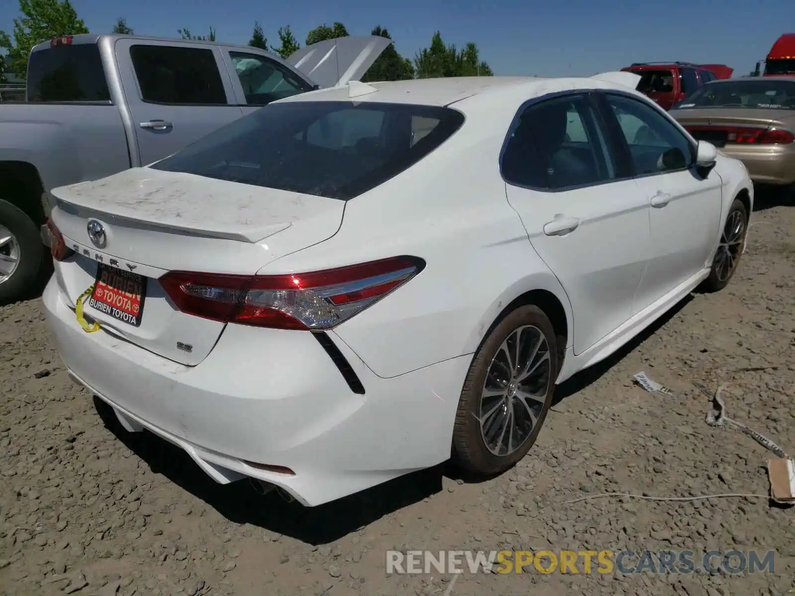 4 Photograph of a damaged car 4T1M11AK7LU874536 TOYOTA CAMRY 2020