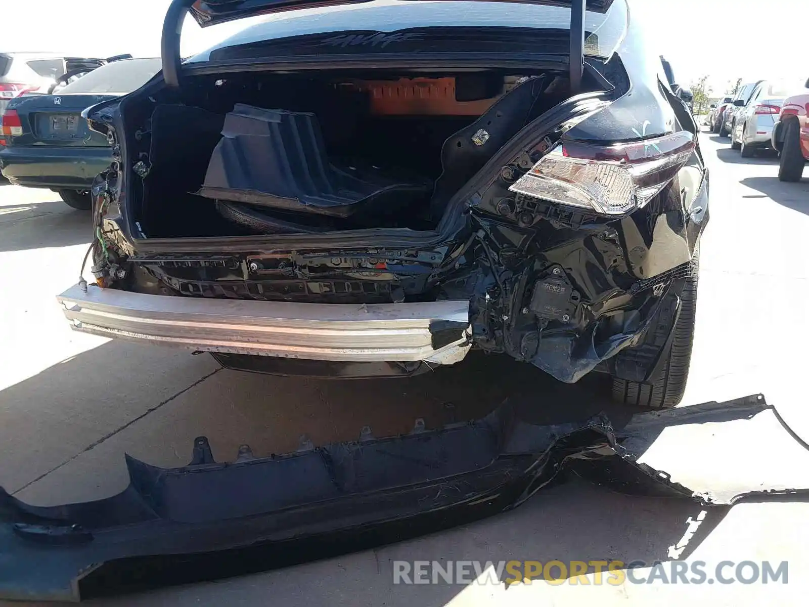 9 Photograph of a damaged car 4T1M11AK7LU883365 TOYOTA CAMRY 2020