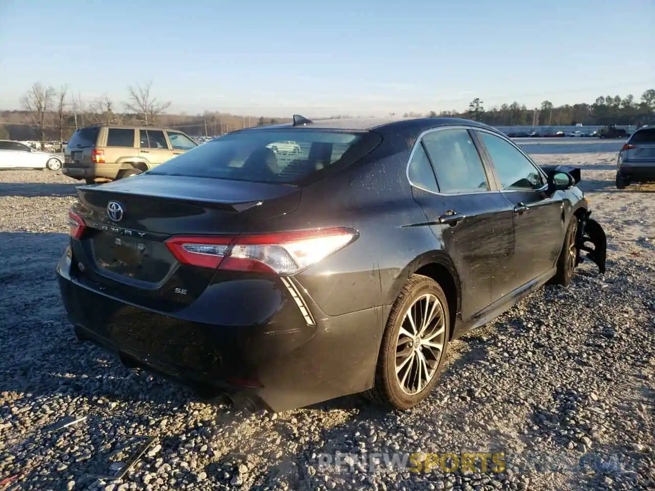 4 Photograph of a damaged car 4T1M11AK7LU918597 TOYOTA CAMRY 2020