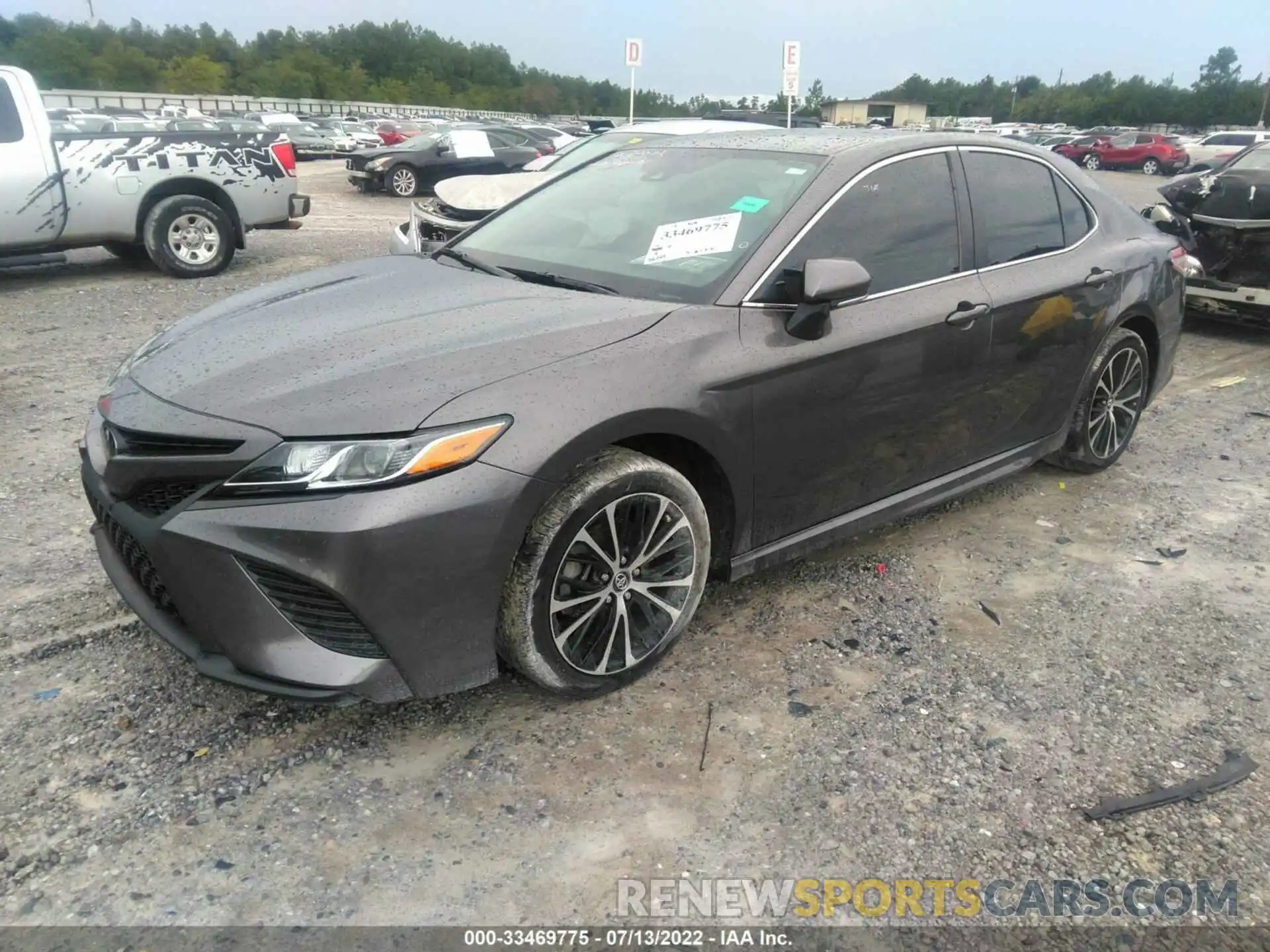 2 Photograph of a damaged car 4T1M11AK7LU938090 TOYOTA CAMRY 2020