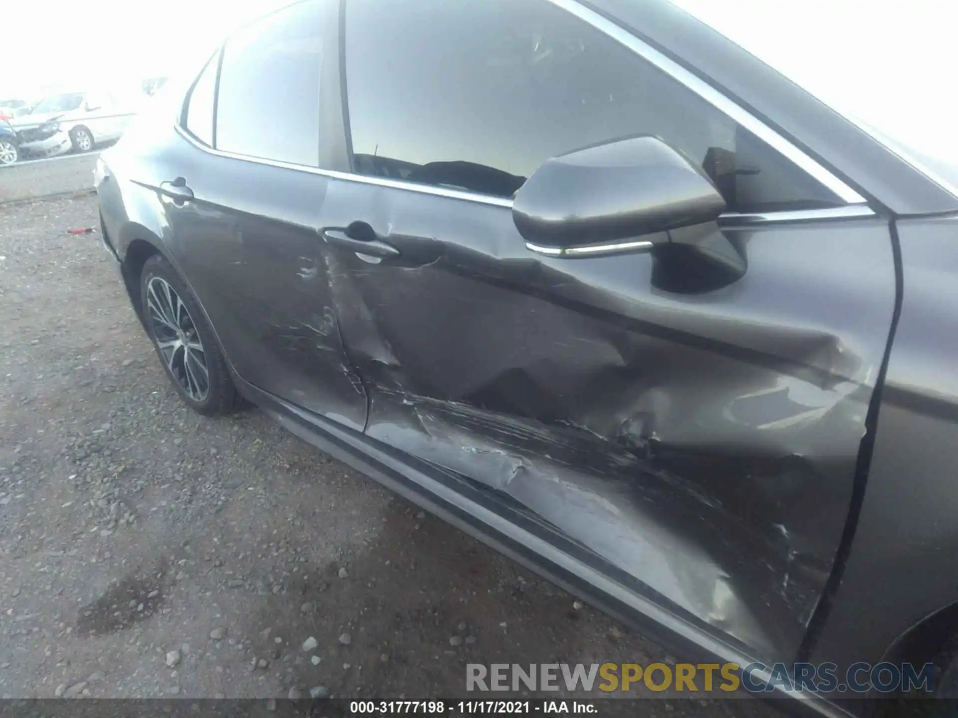 6 Photograph of a damaged car 4T1M11AK7LU991081 TOYOTA CAMRY 2020