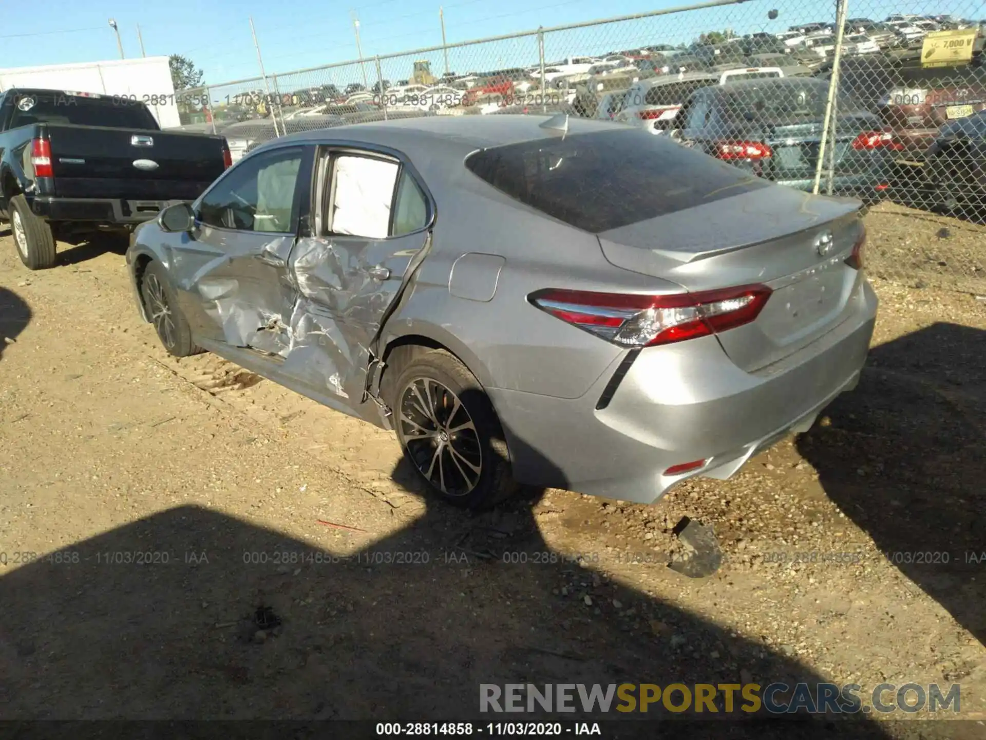 3 Photograph of a damaged car 4T1M11AK8LU324035 TOYOTA CAMRY 2020