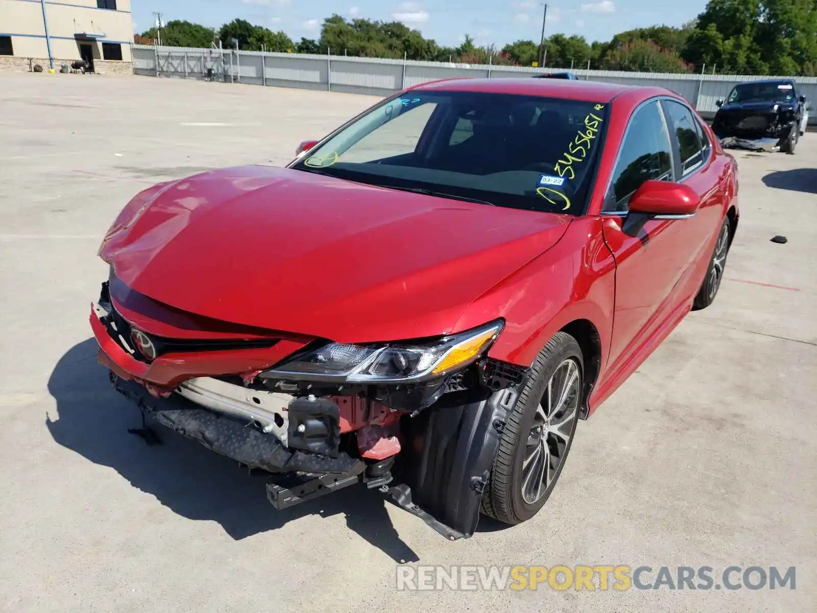 2 Photograph of a damaged car 4T1M11AK8LU324391 TOYOTA CAMRY 2020