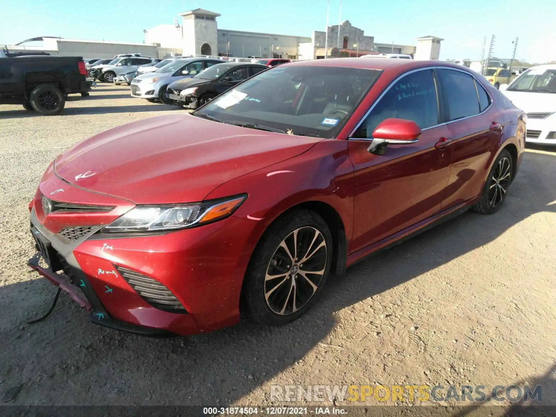 2 Photograph of a damaged car 4T1M11AK8LU324455 TOYOTA CAMRY 2020