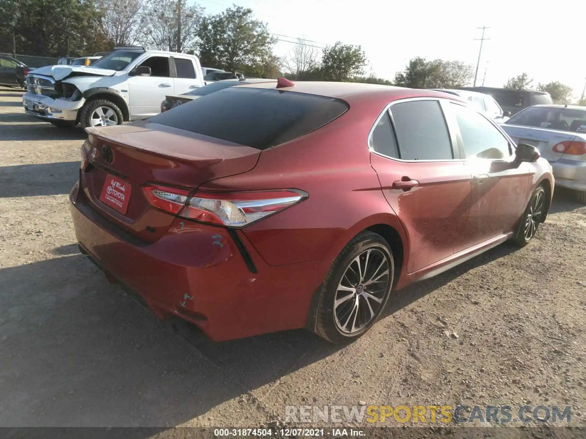 4 Photograph of a damaged car 4T1M11AK8LU324455 TOYOTA CAMRY 2020