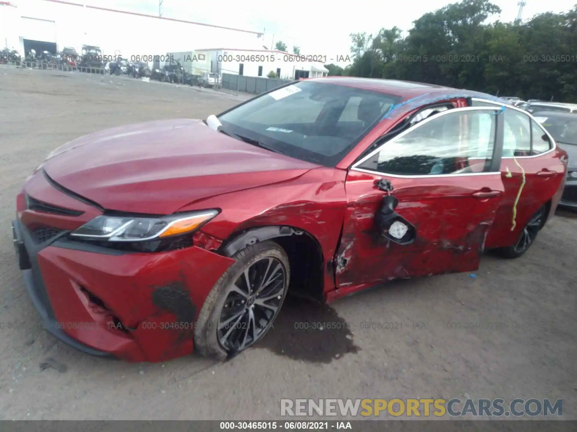 6 Photograph of a damaged car 4T1M11AK8LU383179 TOYOTA CAMRY 2020