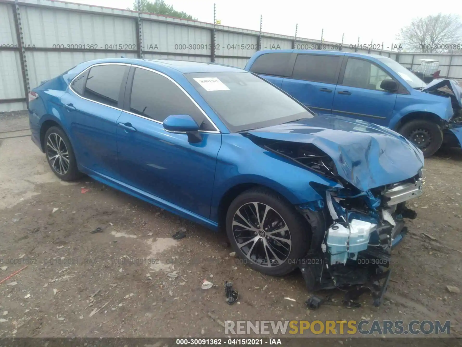 1 Photograph of a damaged car 4T1M11AK8LU394067 TOYOTA CAMRY 2020