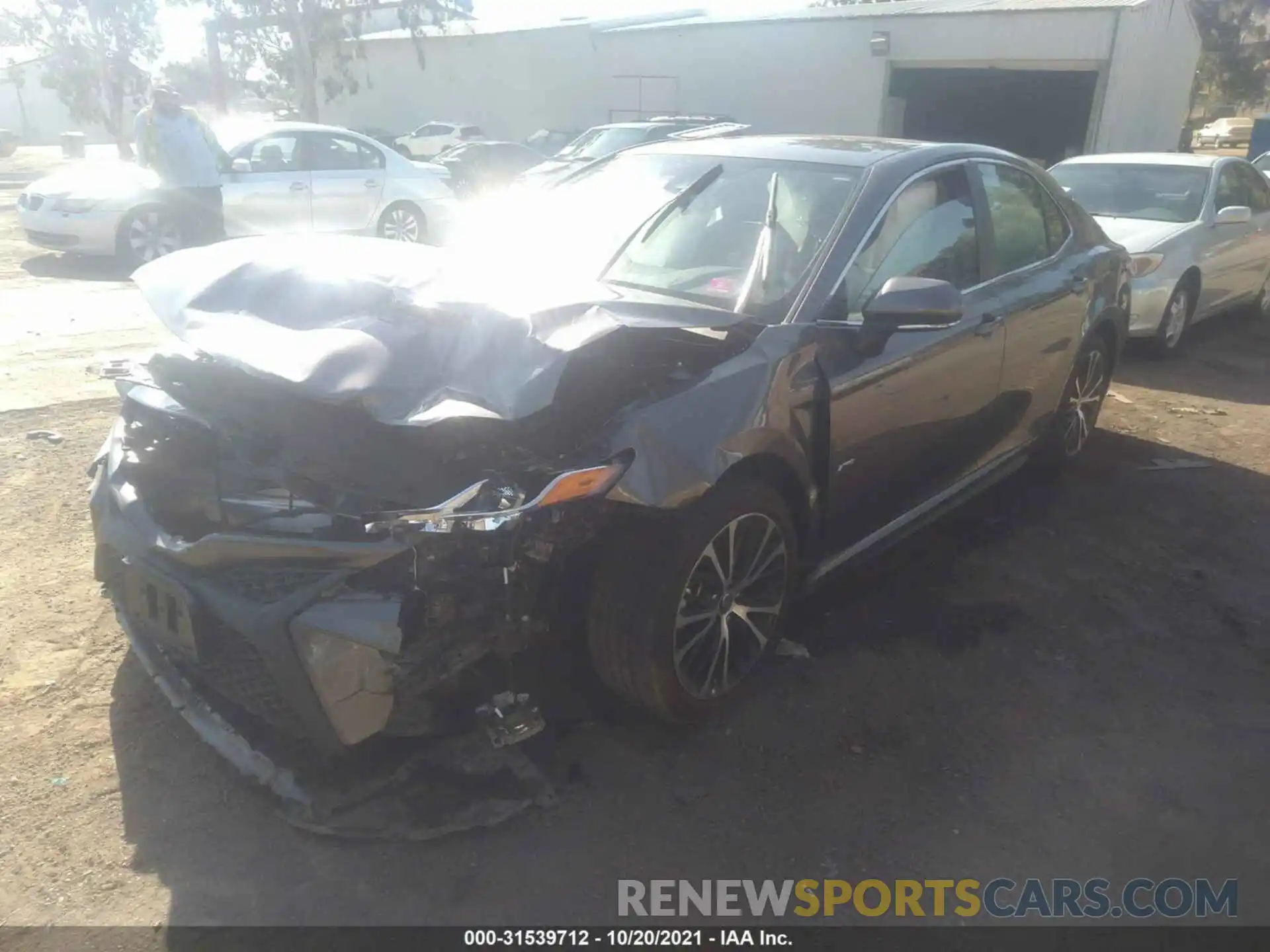 2 Photograph of a damaged car 4T1M11AK8LU501733 TOYOTA CAMRY 2020