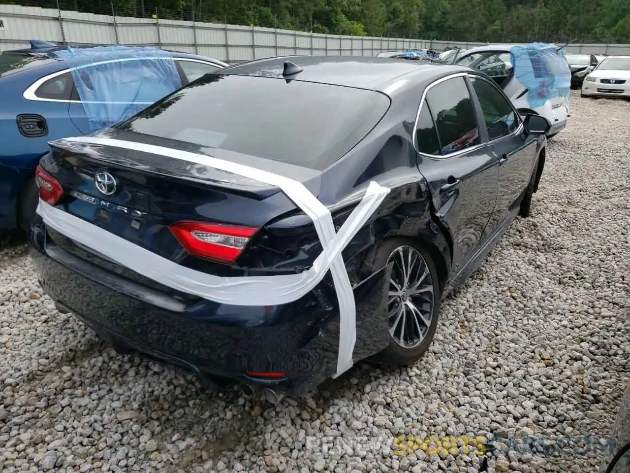 4 Photograph of a damaged car 4T1M11AK8LU502879 TOYOTA CAMRY 2020