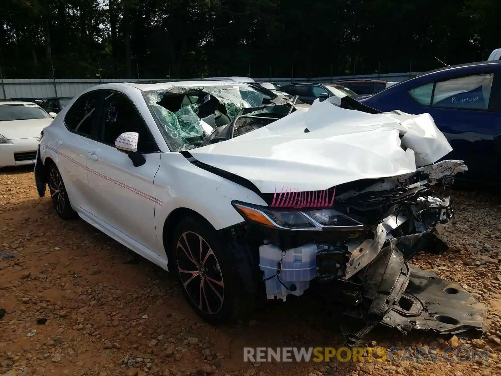 1 Photograph of a damaged car 4T1M11AK8LU880782 TOYOTA CAMRY 2020