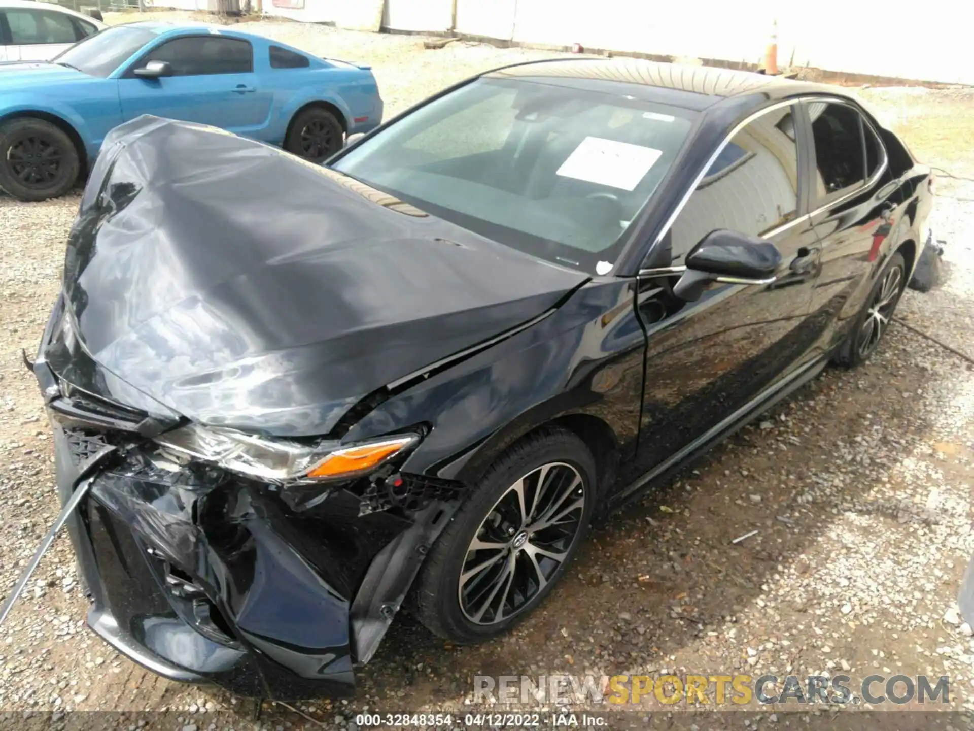 2 Photograph of a damaged car 4T1M11AK8LU888123 TOYOTA CAMRY 2020