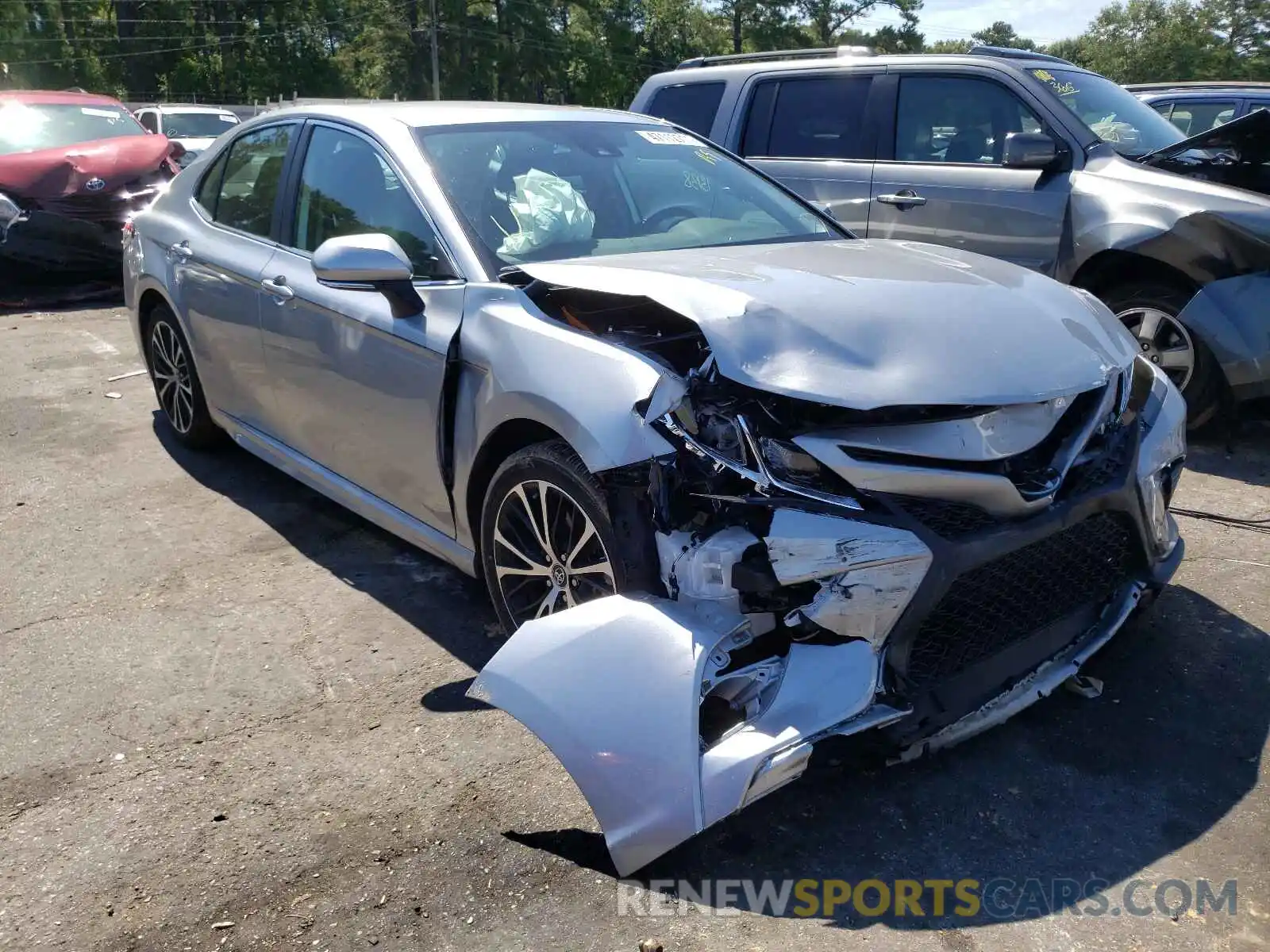 1 Photograph of a damaged car 4T1M11AK8LU895492 TOYOTA CAMRY 2020