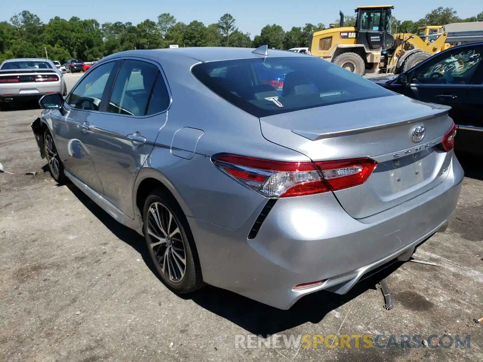 3 Photograph of a damaged car 4T1M11AK8LU895492 TOYOTA CAMRY 2020