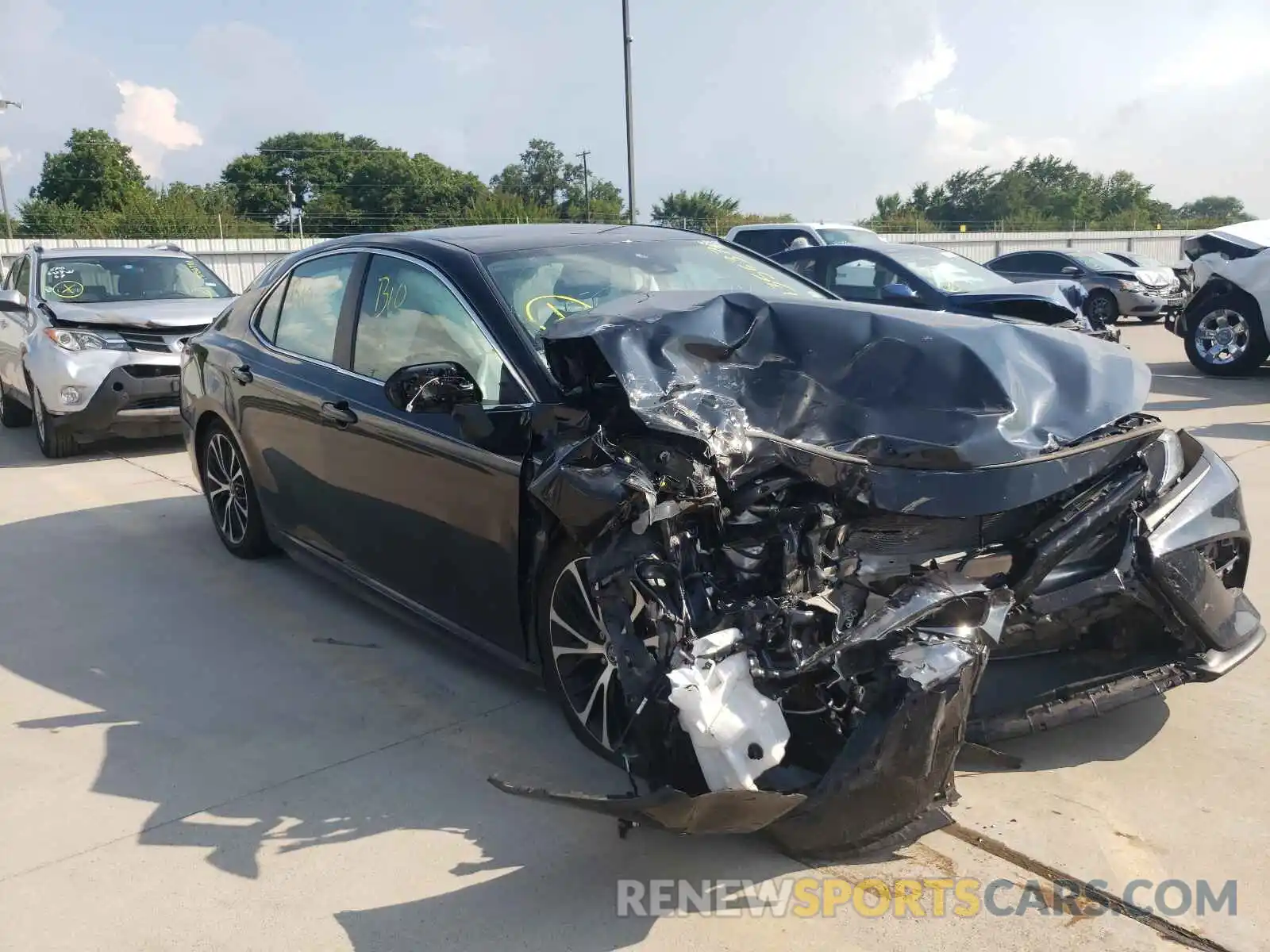 1 Photograph of a damaged car 4T1M11AK8LU920603 TOYOTA CAMRY 2020