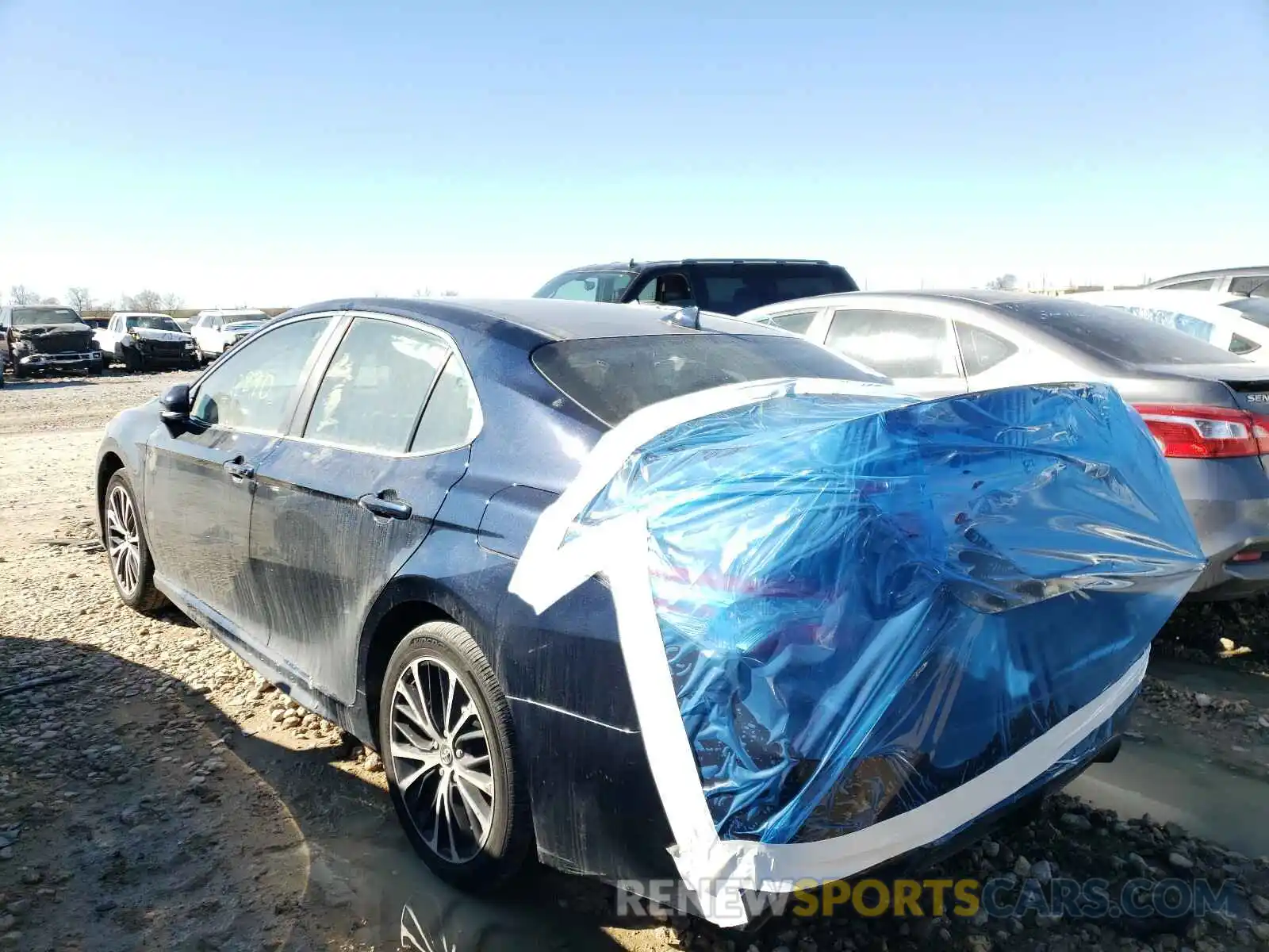 3 Photograph of a damaged car 4T1M11AK8LU925610 TOYOTA CAMRY 2020