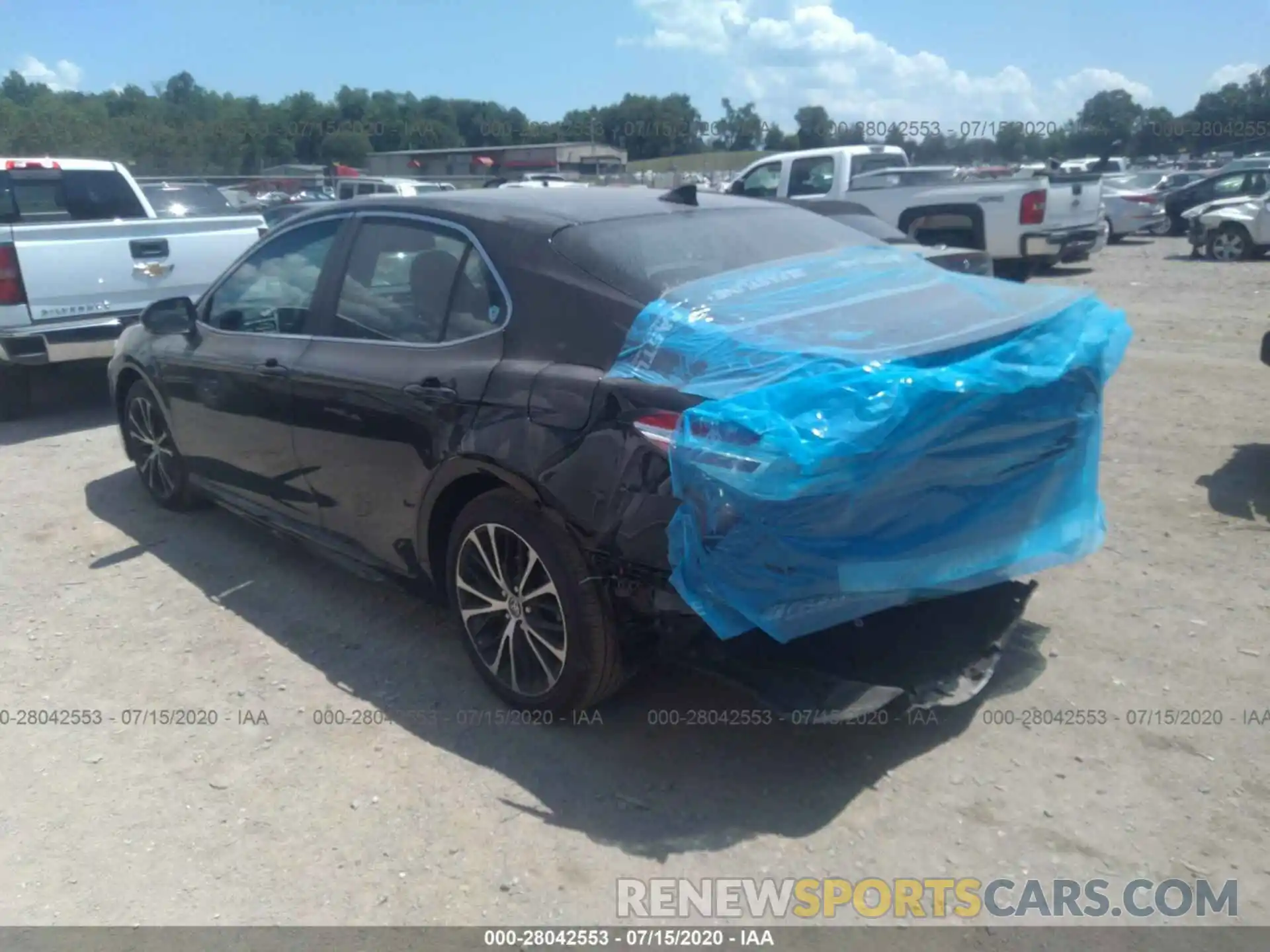 3 Photograph of a damaged car 4T1M11AK8LU952189 TOYOTA CAMRY 2020