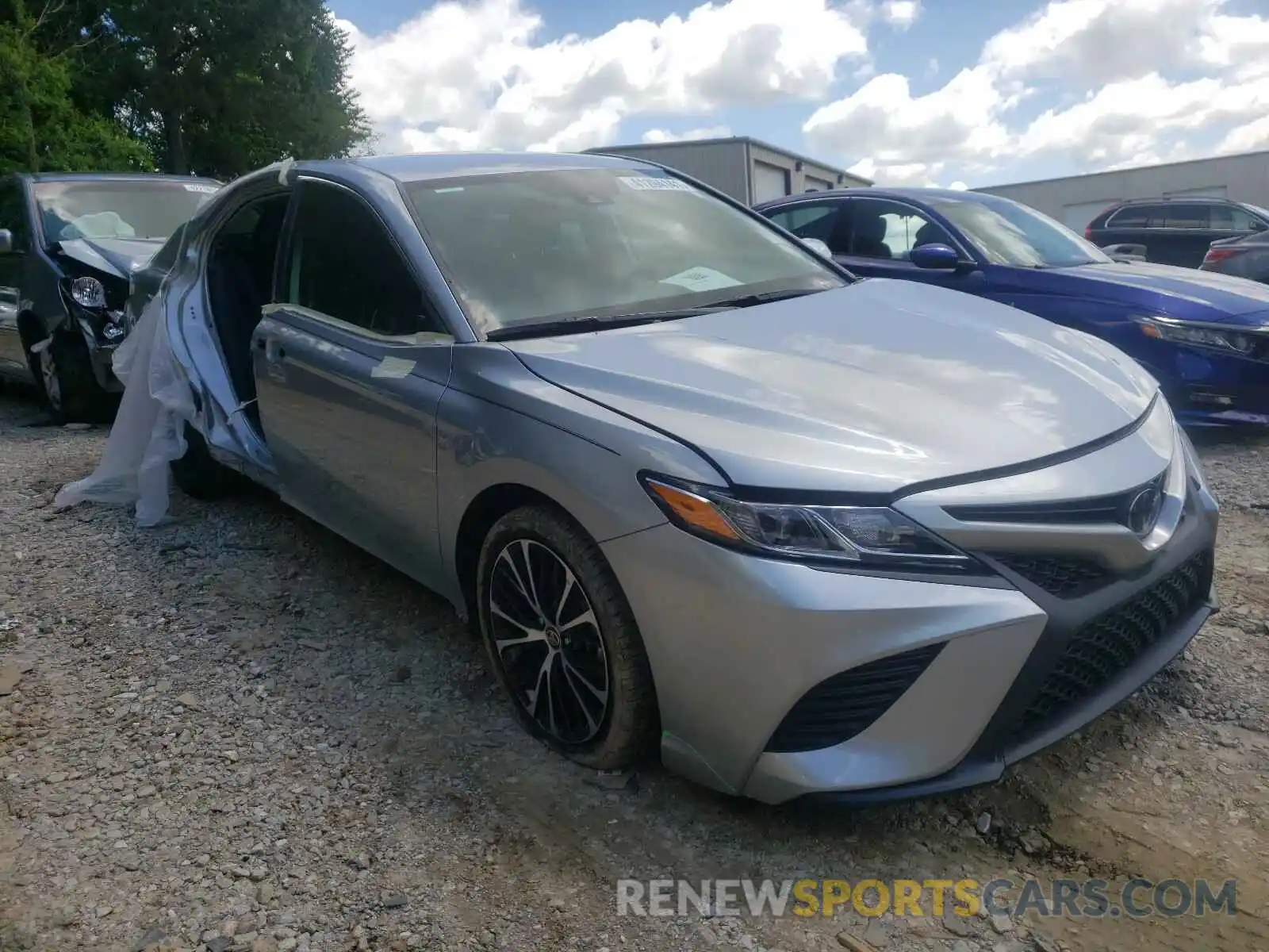 1 Photograph of a damaged car 4T1M11AK8LU969655 TOYOTA CAMRY 2020