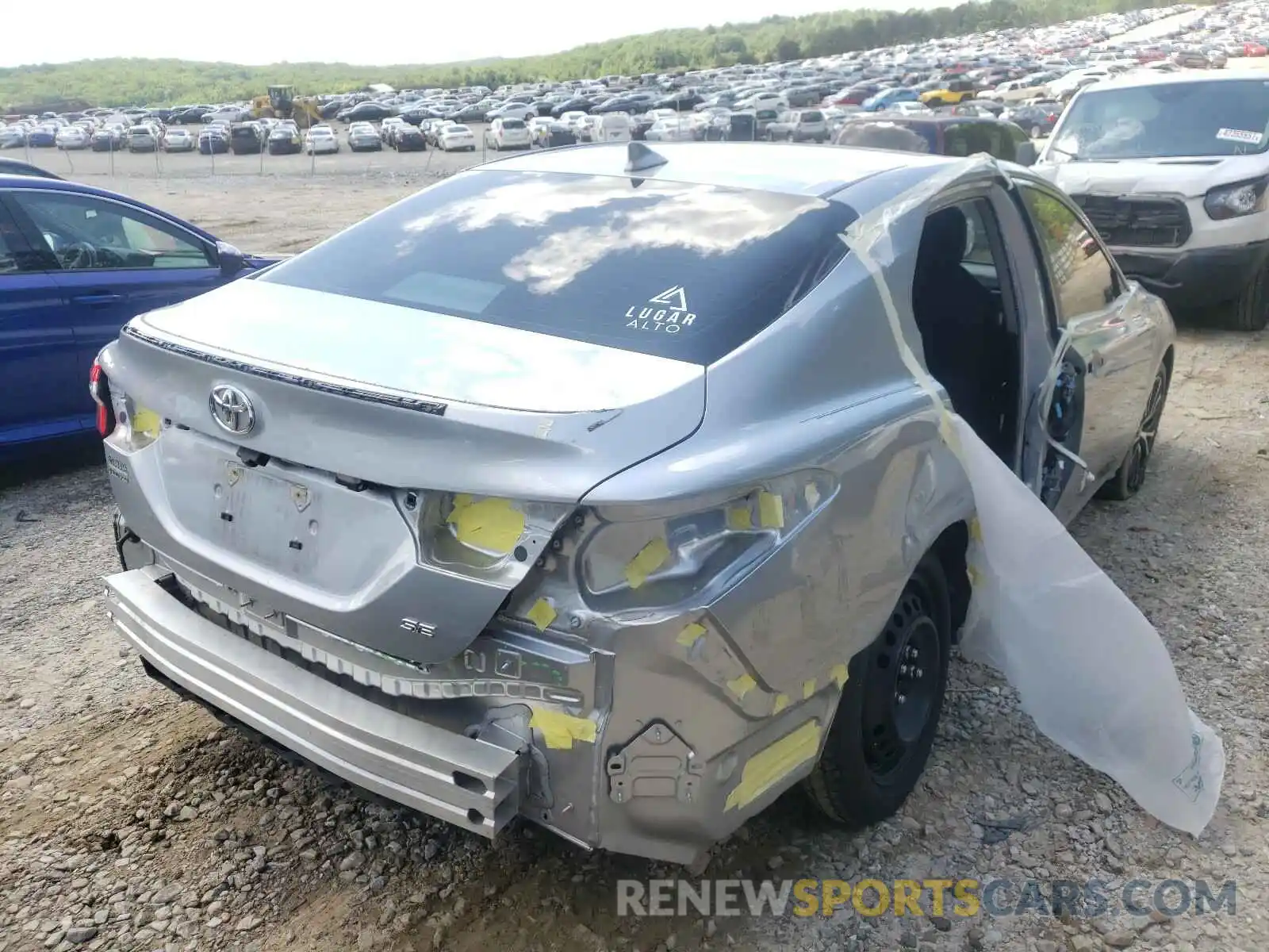 4 Photograph of a damaged car 4T1M11AK8LU969655 TOYOTA CAMRY 2020