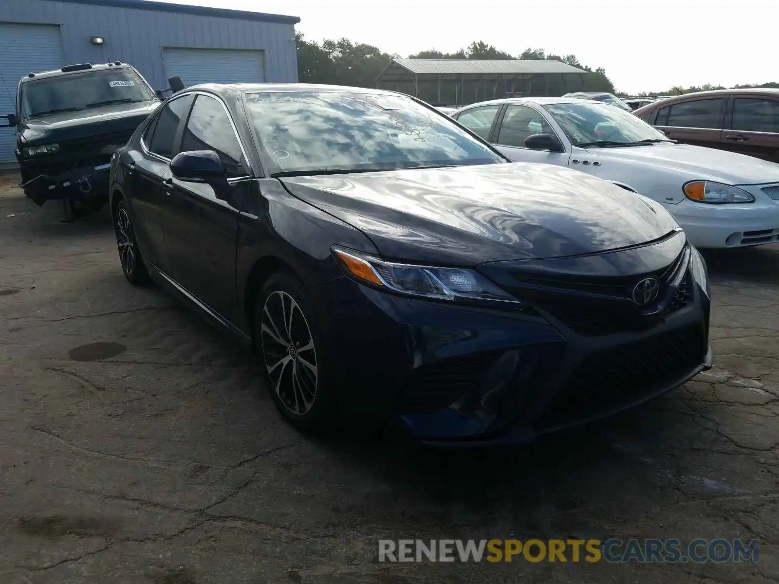 1 Photograph of a damaged car 4T1M11AK8LU971261 TOYOTA CAMRY 2020