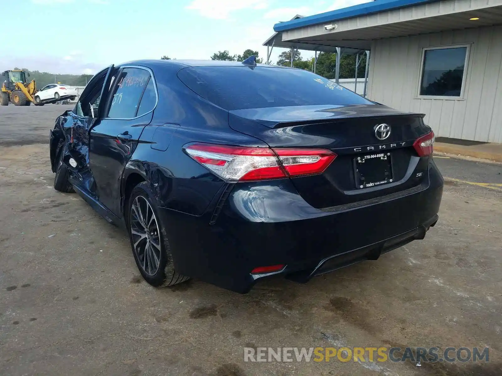 3 Photograph of a damaged car 4T1M11AK8LU971261 TOYOTA CAMRY 2020