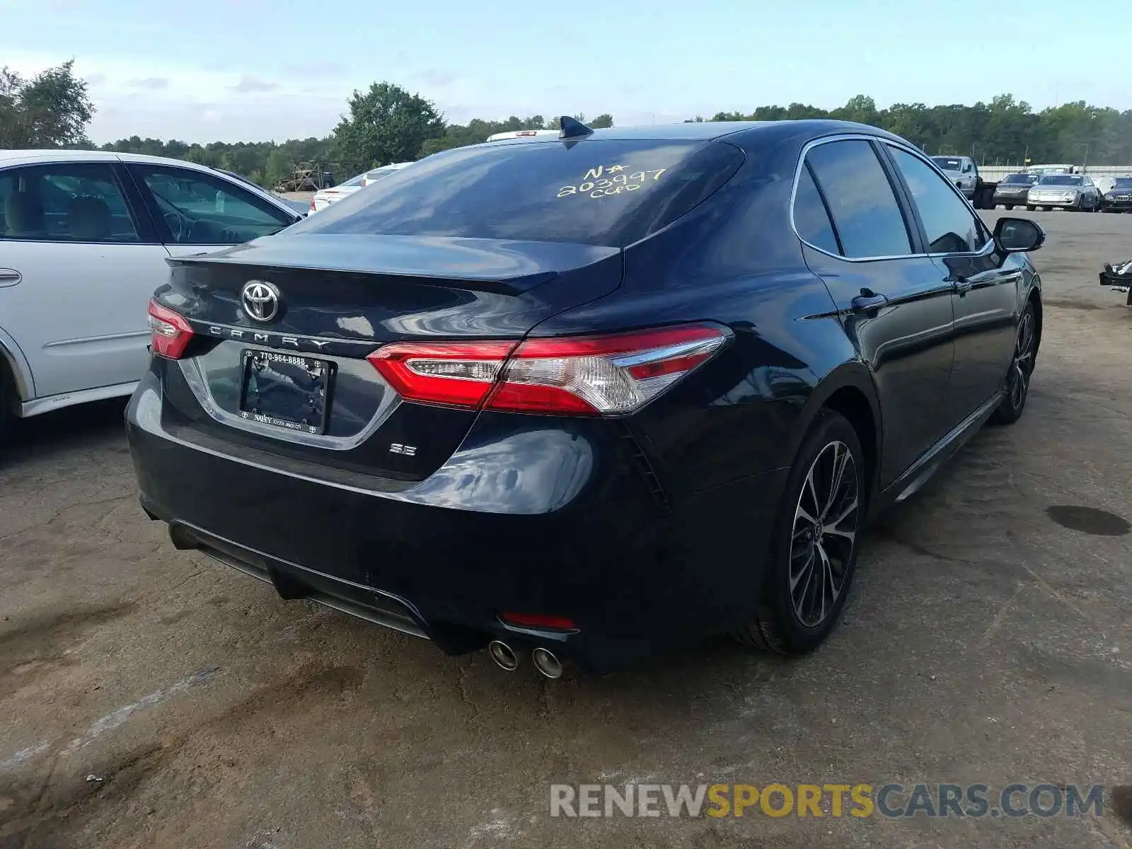 4 Photograph of a damaged car 4T1M11AK8LU971261 TOYOTA CAMRY 2020