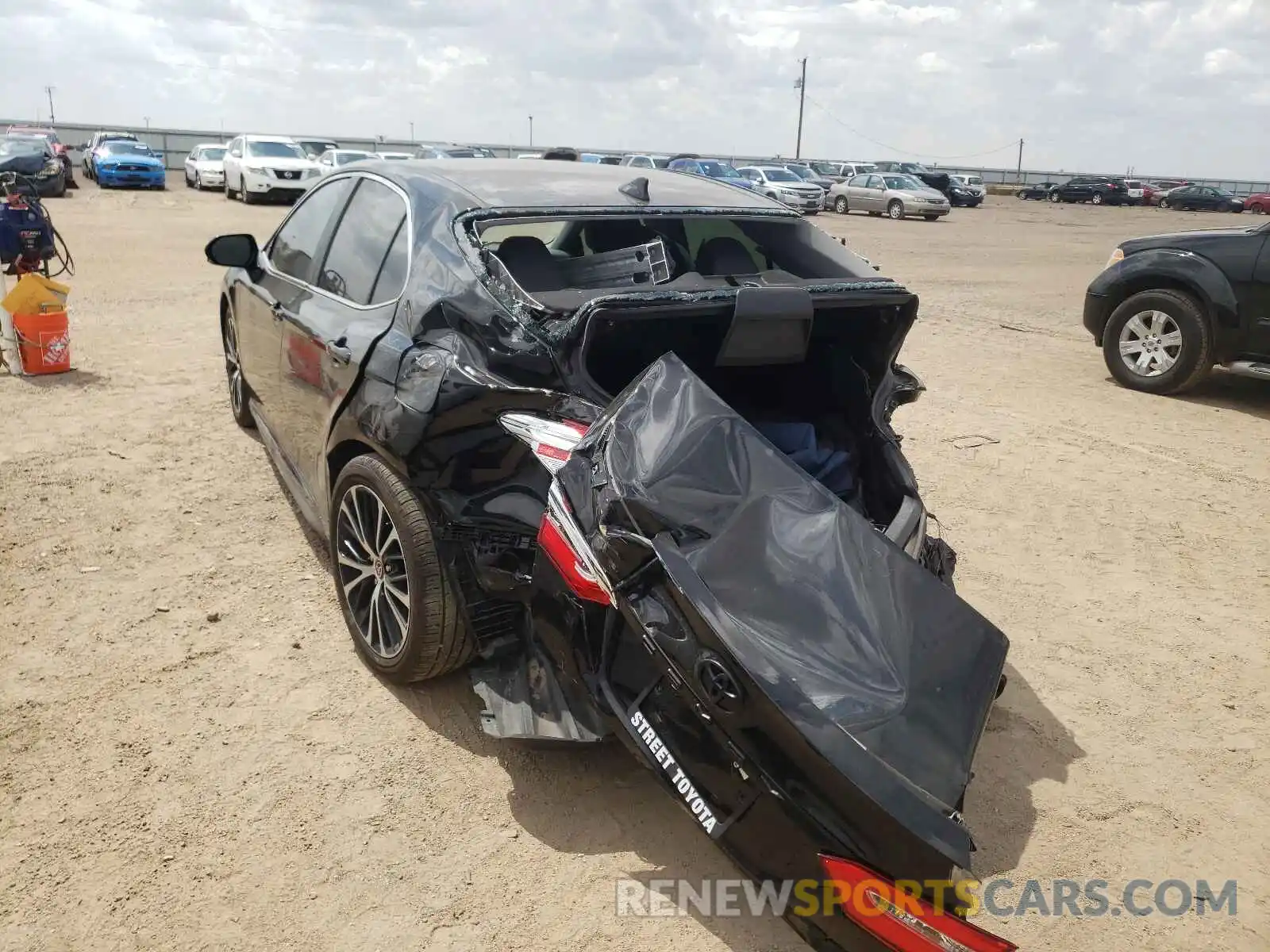 3 Photograph of a damaged car 4T1M11AK8LU993924 TOYOTA CAMRY 2020