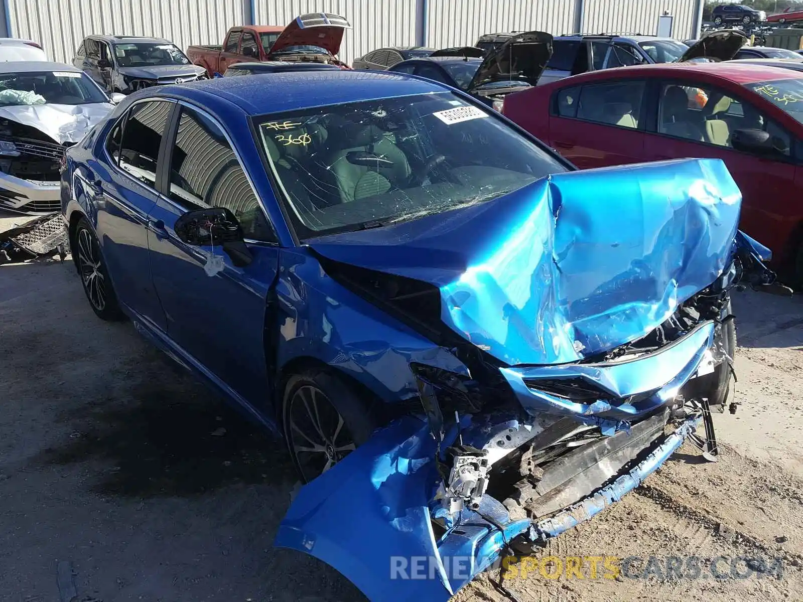 1 Photograph of a damaged car 4T1M11AK9LU302206 TOYOTA CAMRY 2020