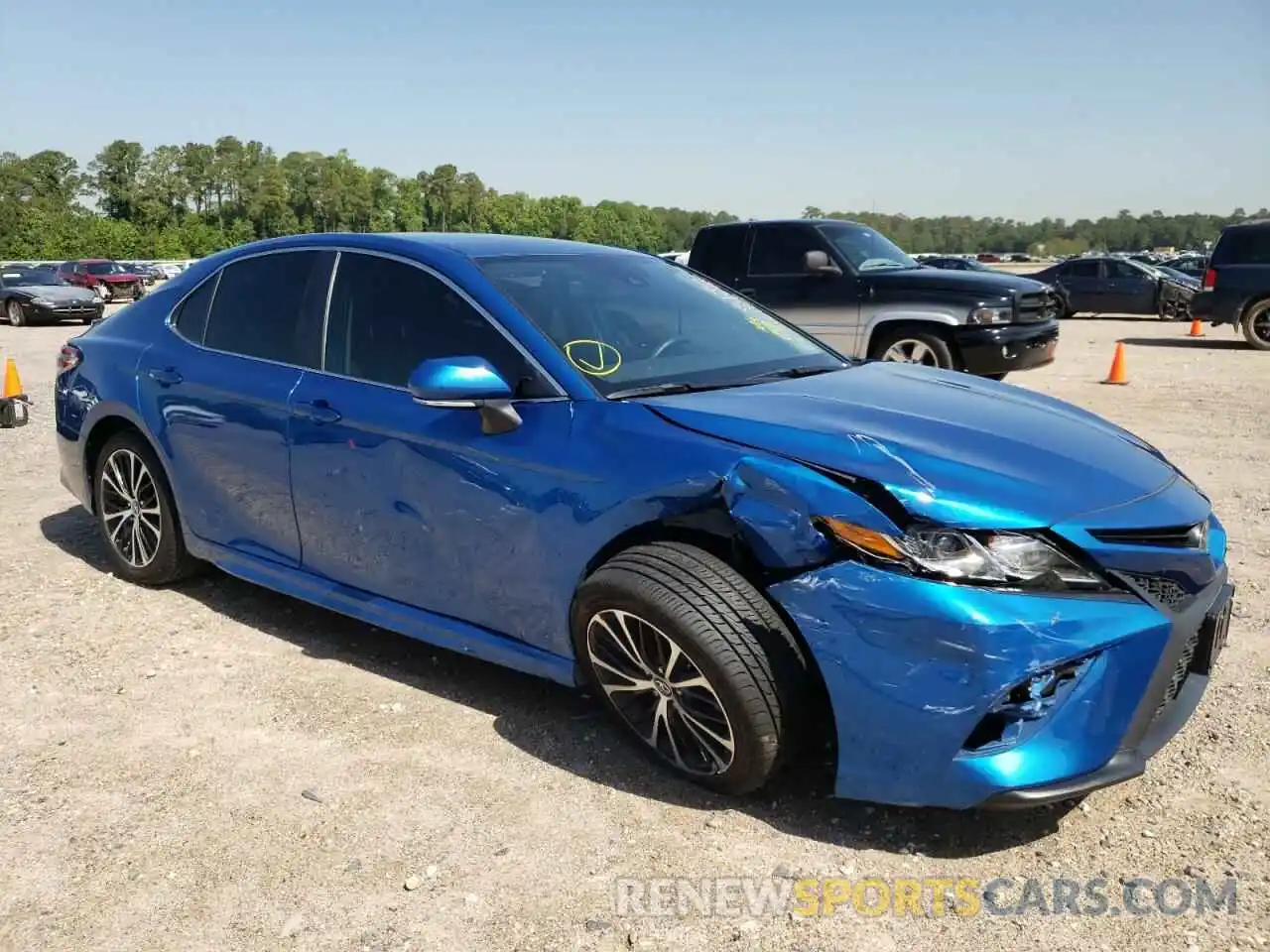 1 Photograph of a damaged car 4T1M11AK9LU303887 TOYOTA CAMRY 2020