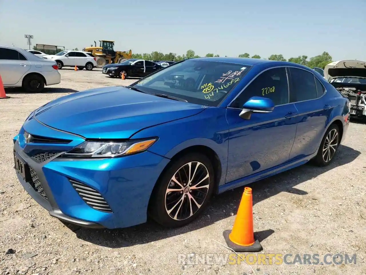 2 Photograph of a damaged car 4T1M11AK9LU303887 TOYOTA CAMRY 2020