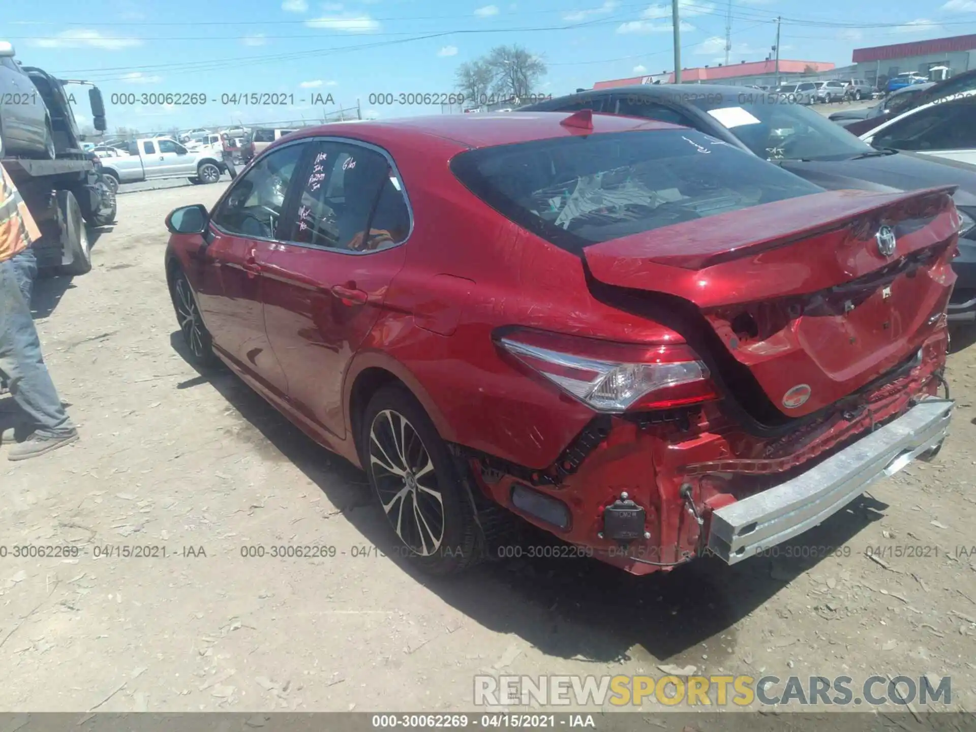 3 Photograph of a damaged car 4T1M11AK9LU310645 TOYOTA CAMRY 2020