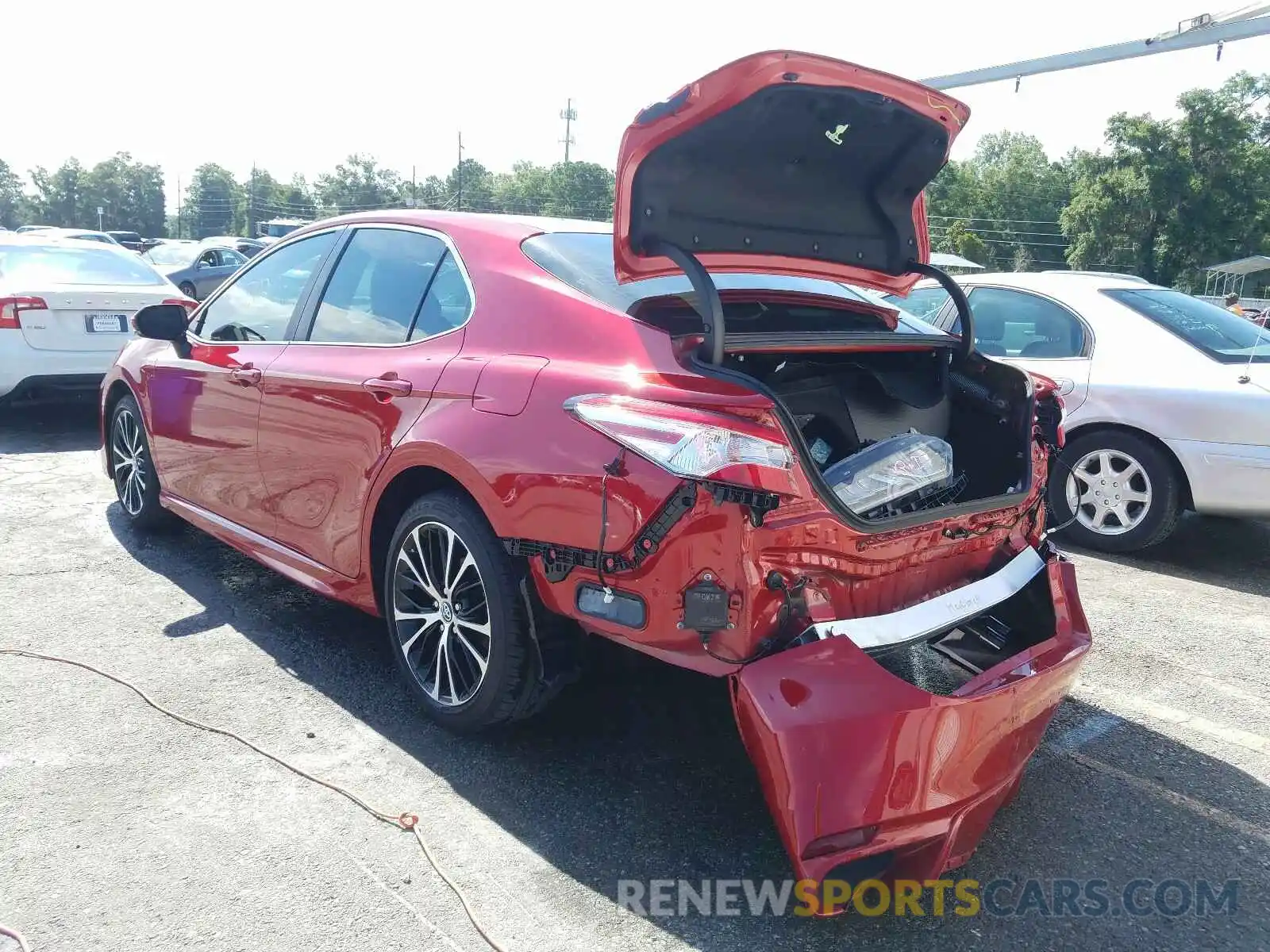 3 Photograph of a damaged car 4T1M11AK9LU318342 TOYOTA CAMRY 2020