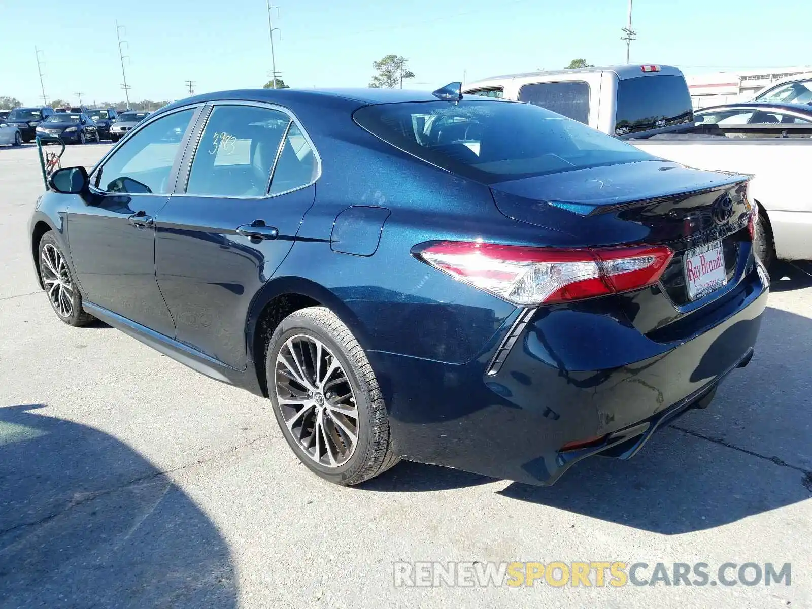 3 Photograph of a damaged car 4T1M11AK9LU387130 TOYOTA CAMRY 2020