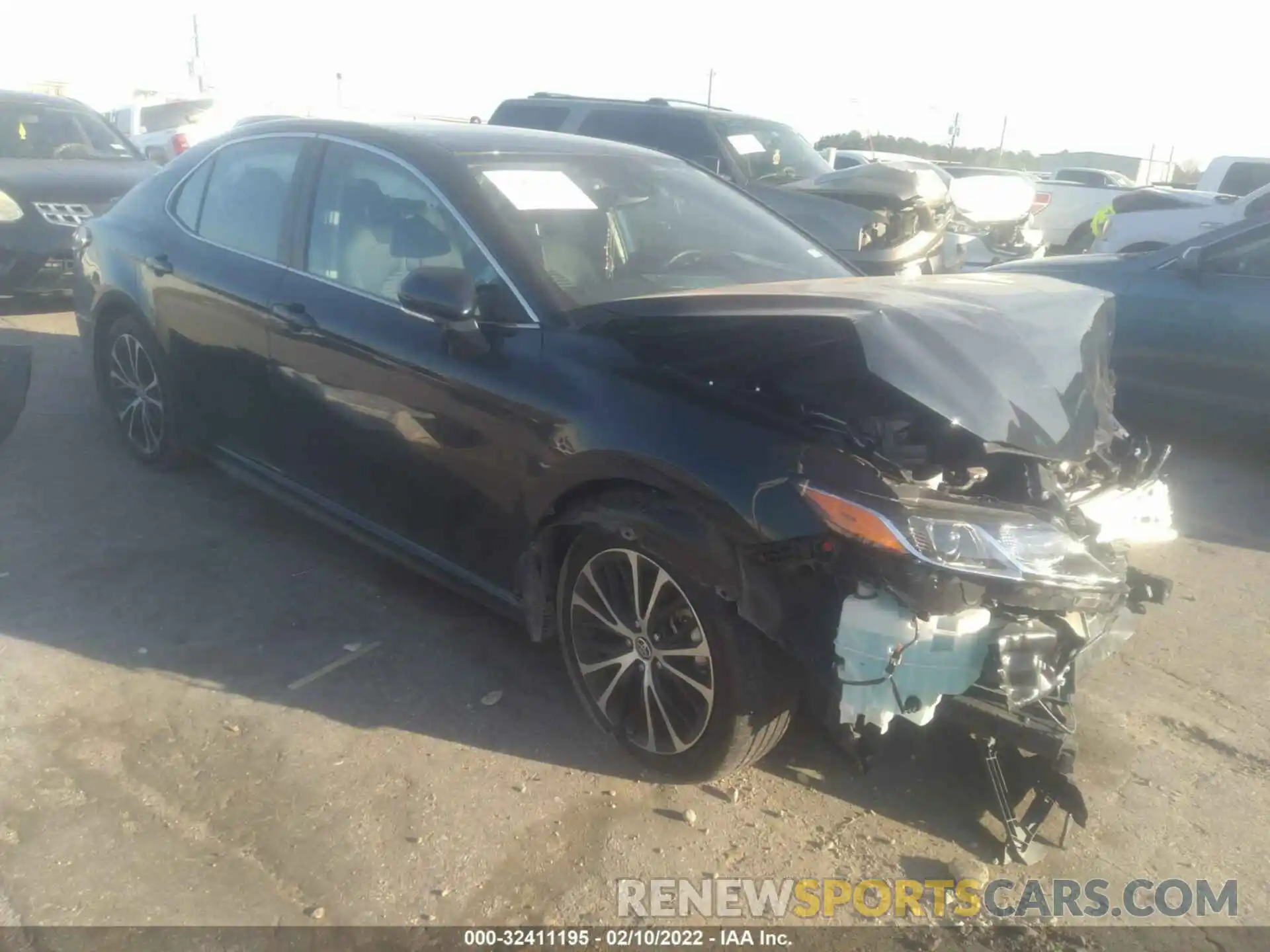 1 Photograph of a damaged car 4T1M11AK9LU398290 TOYOTA CAMRY 2020