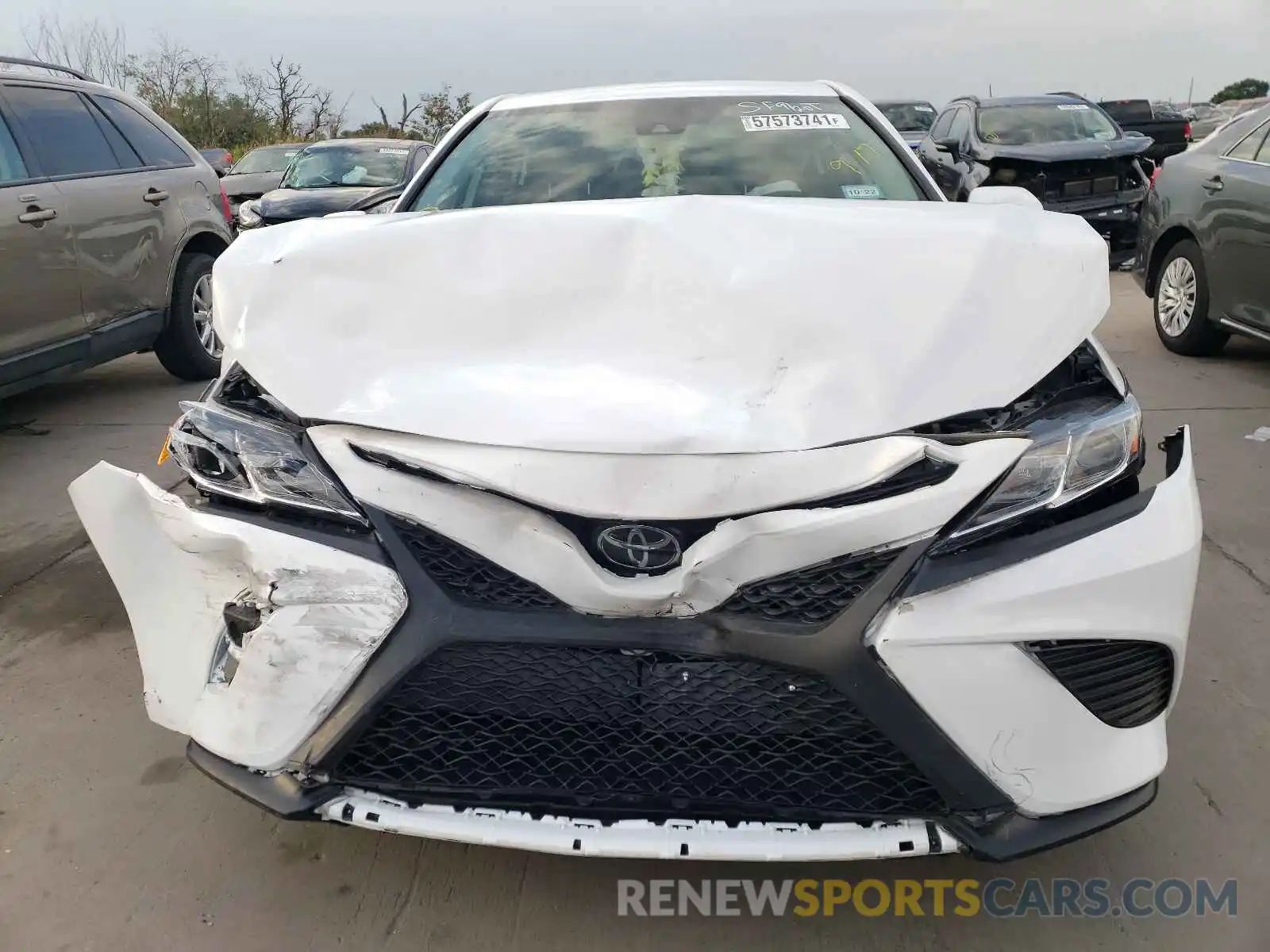 9 Photograph of a damaged car 4T1M11AK9LU500588 TOYOTA CAMRY 2020