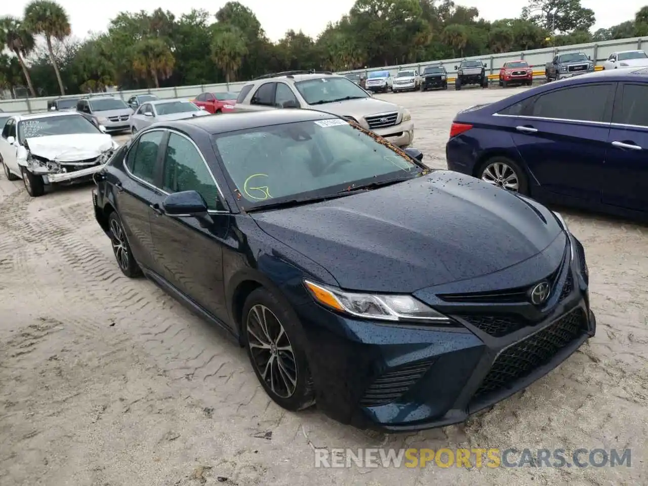 1 Photograph of a damaged car 4T1M11AK9LU862517 TOYOTA CAMRY 2020