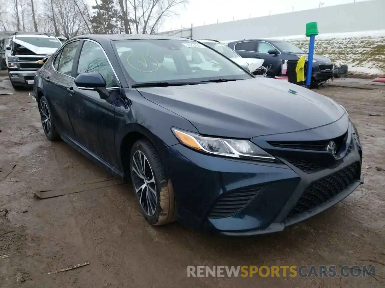 1 Photograph of a damaged car 4T1M11AK9LU864011 TOYOTA CAMRY 2020