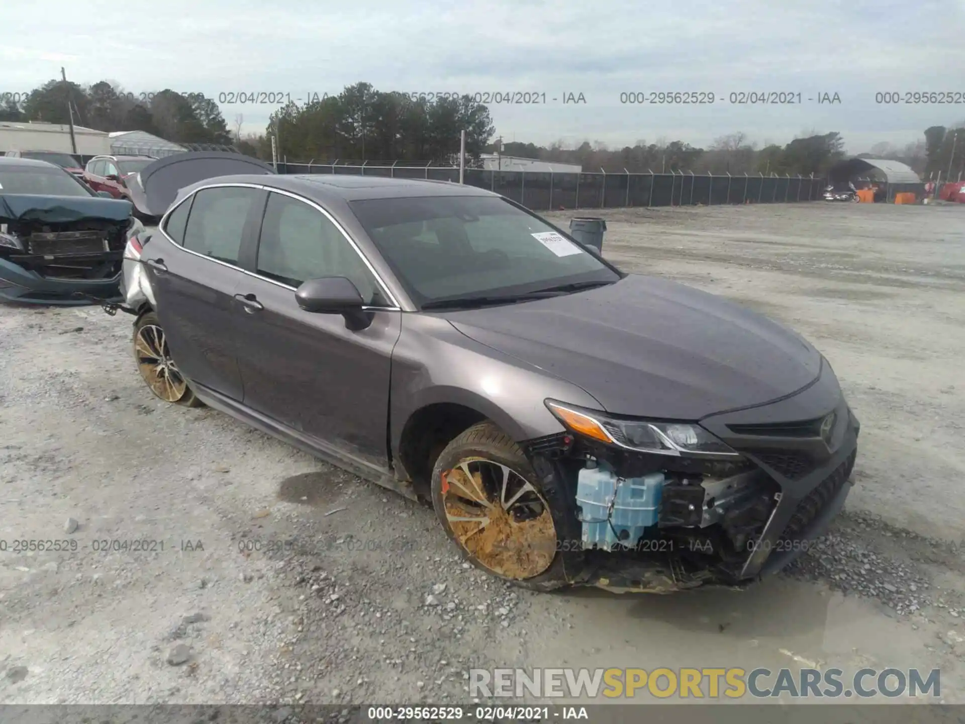 1 Photograph of a damaged car 4T1M11AK9LU915572 TOYOTA CAMRY 2020