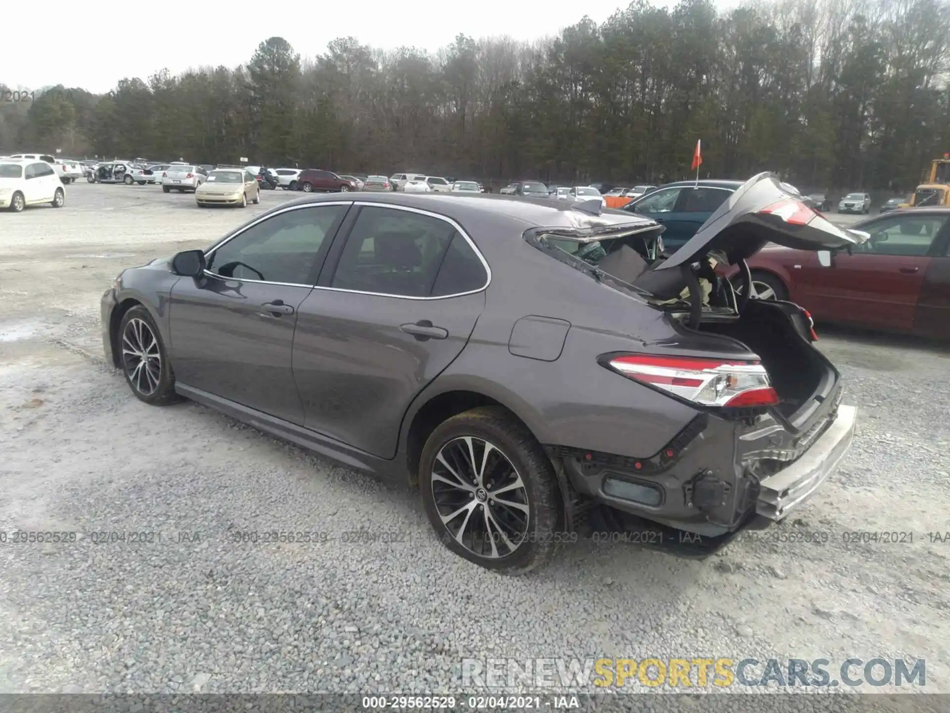 3 Photograph of a damaged car 4T1M11AK9LU915572 TOYOTA CAMRY 2020