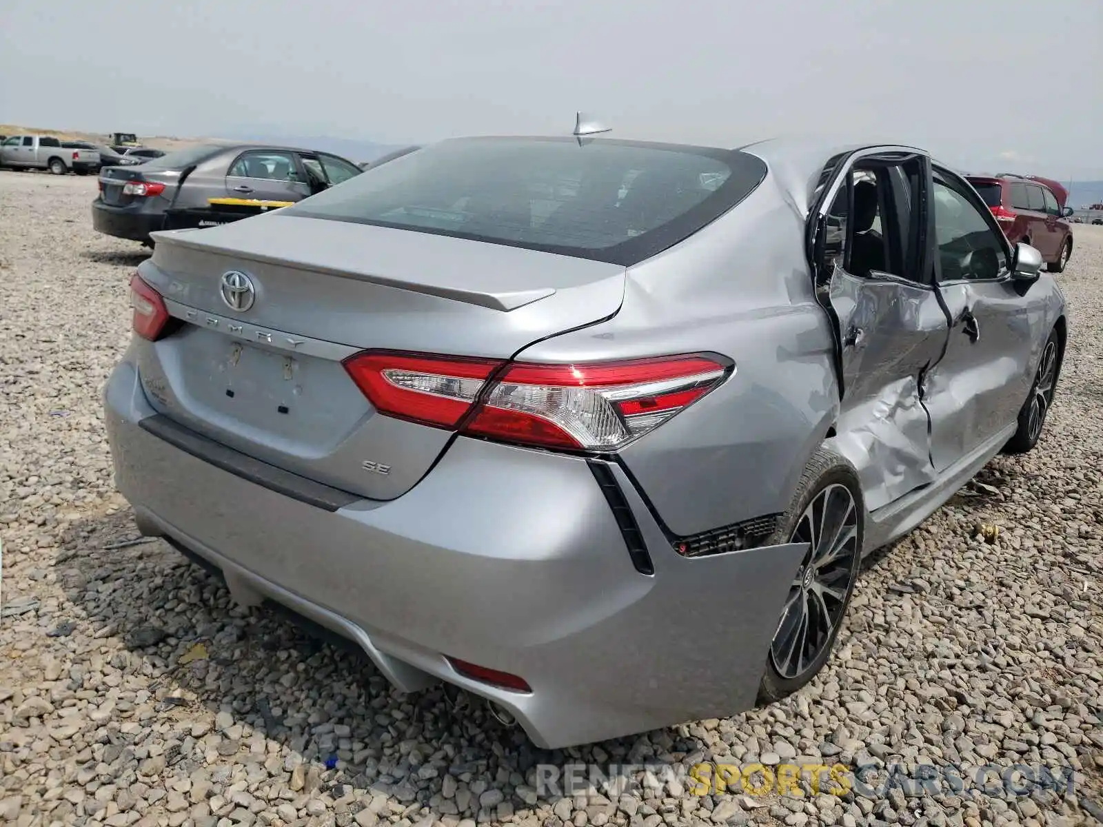 4 Photograph of a damaged car 4T1M11AK9LU937121 TOYOTA CAMRY 2020