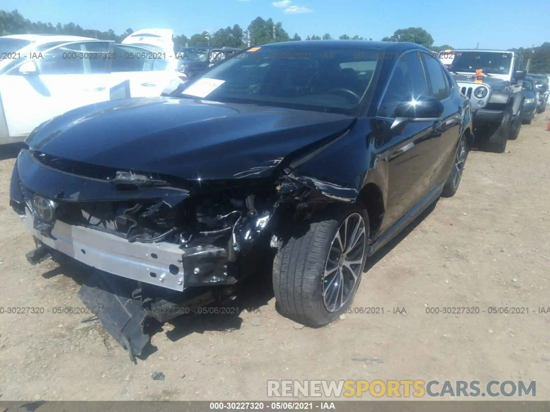 2 Photograph of a damaged car 4T1M11AK9LU950435 TOYOTA CAMRY 2020